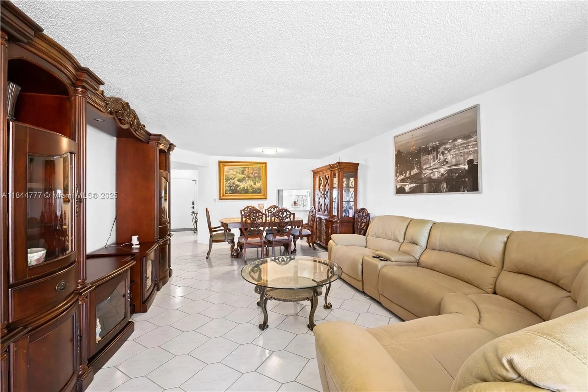 Property Slideshow image 3 of 18 | 4970 e sabal palm blvd apt 309, Tamarac, FL, 33319
