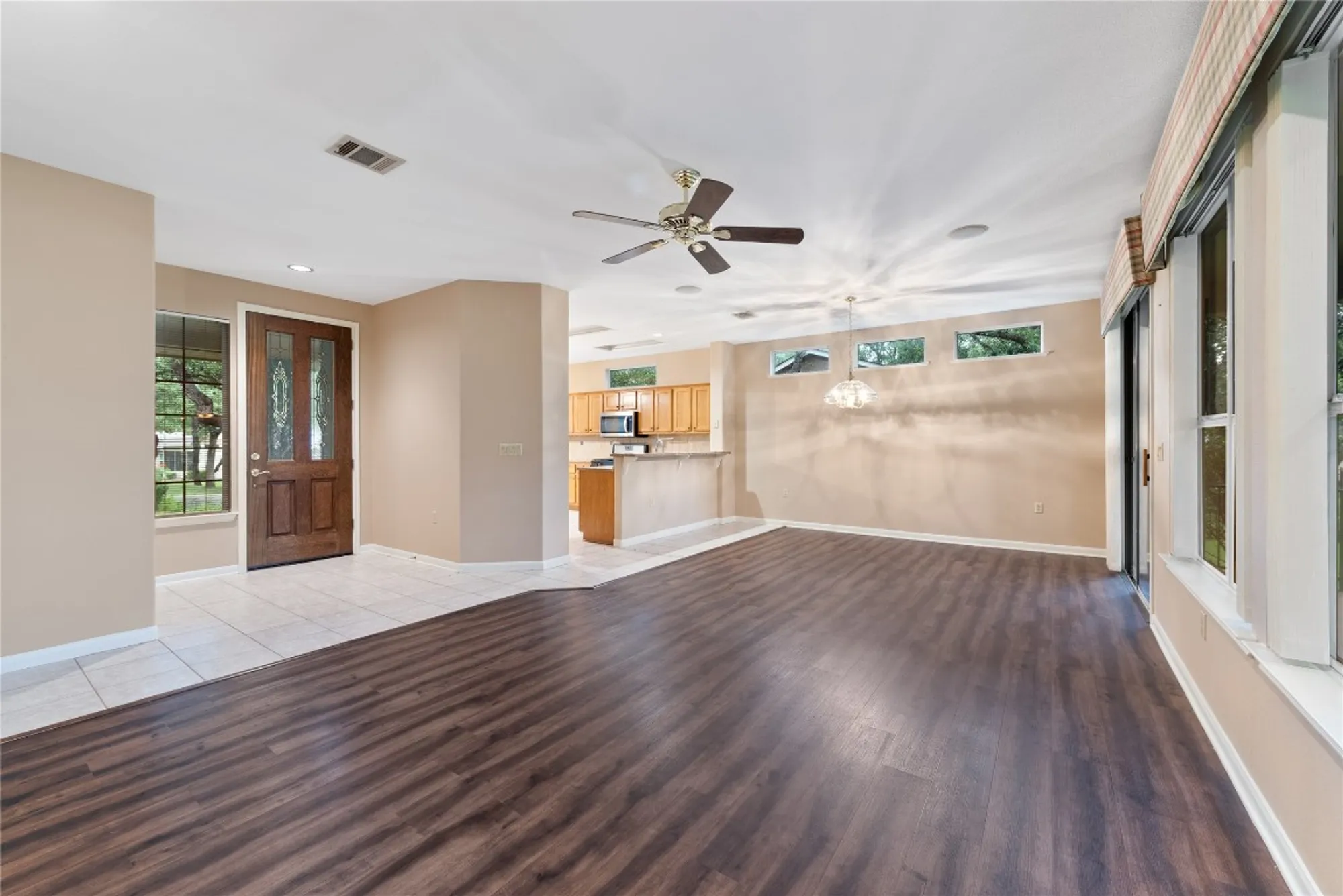 Property Slideshow image 11 of 24 | 125 nighthawk way, Georgetown, TX, 78633