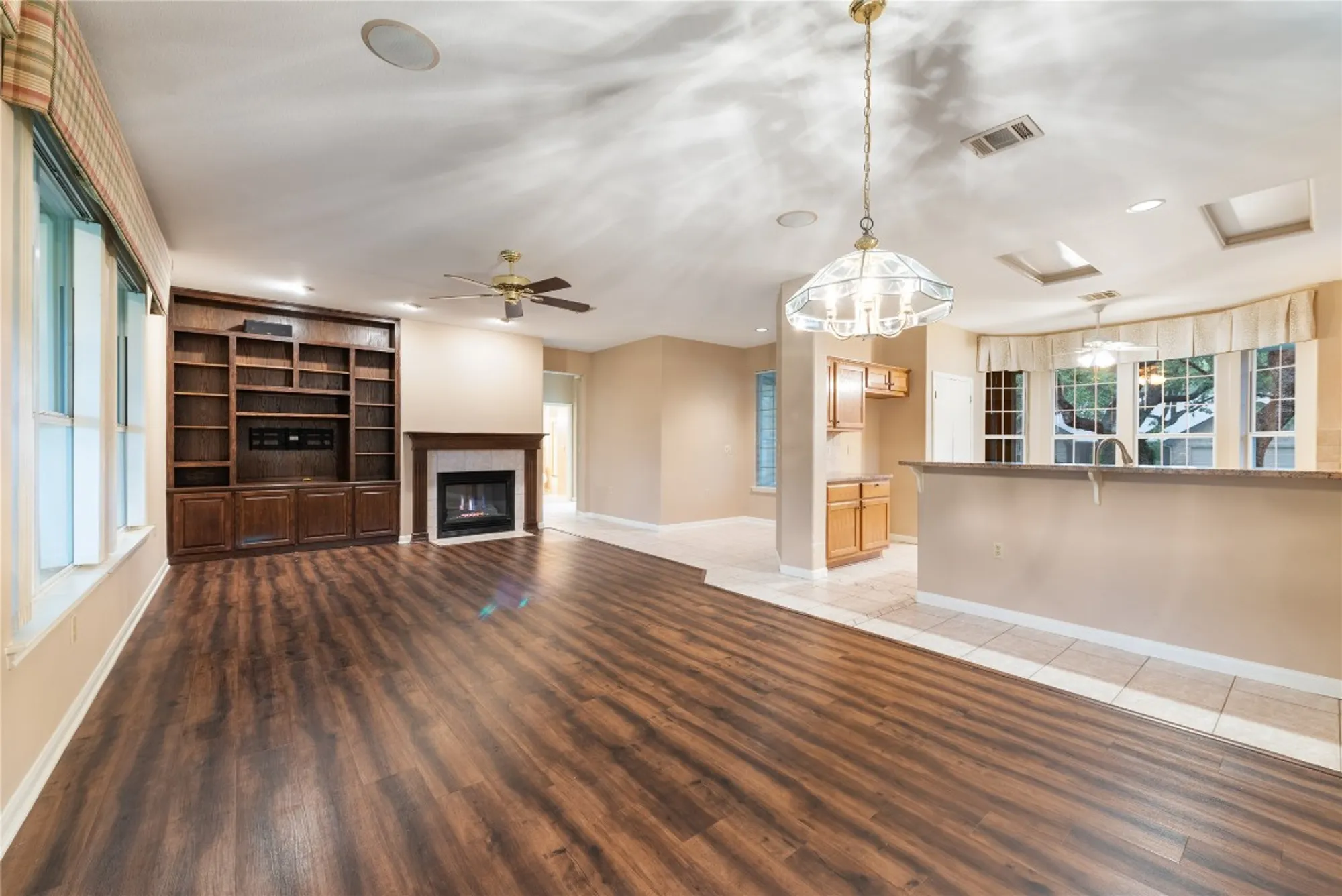 Property Slideshow image 5 of 24 | 125 nighthawk way, Georgetown, TX, 78633