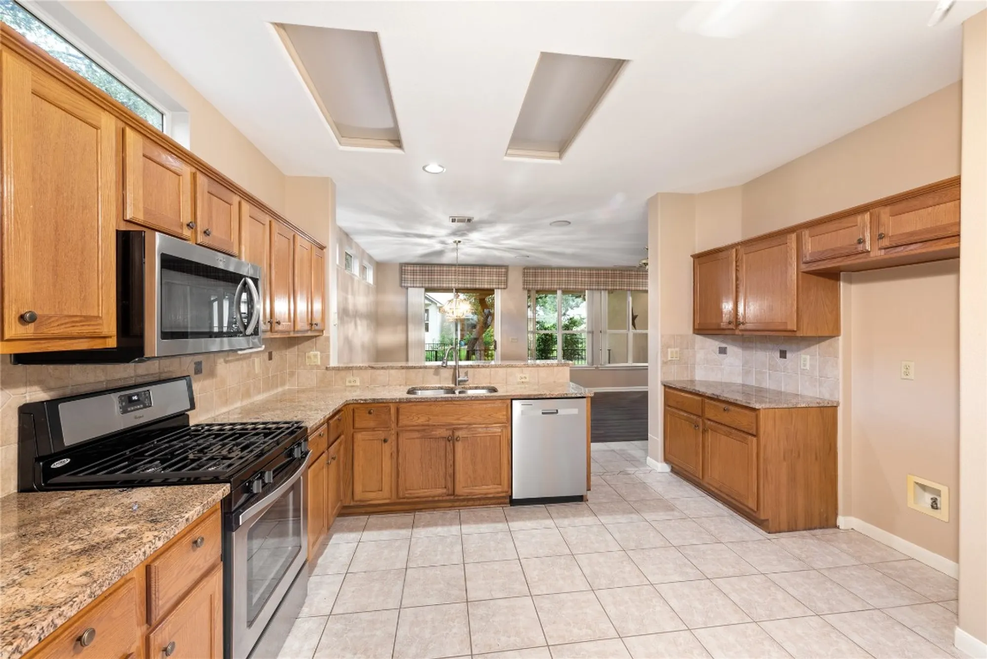 Property Slideshow image 9 of 24 | 125 nighthawk way, Georgetown, TX, 78633