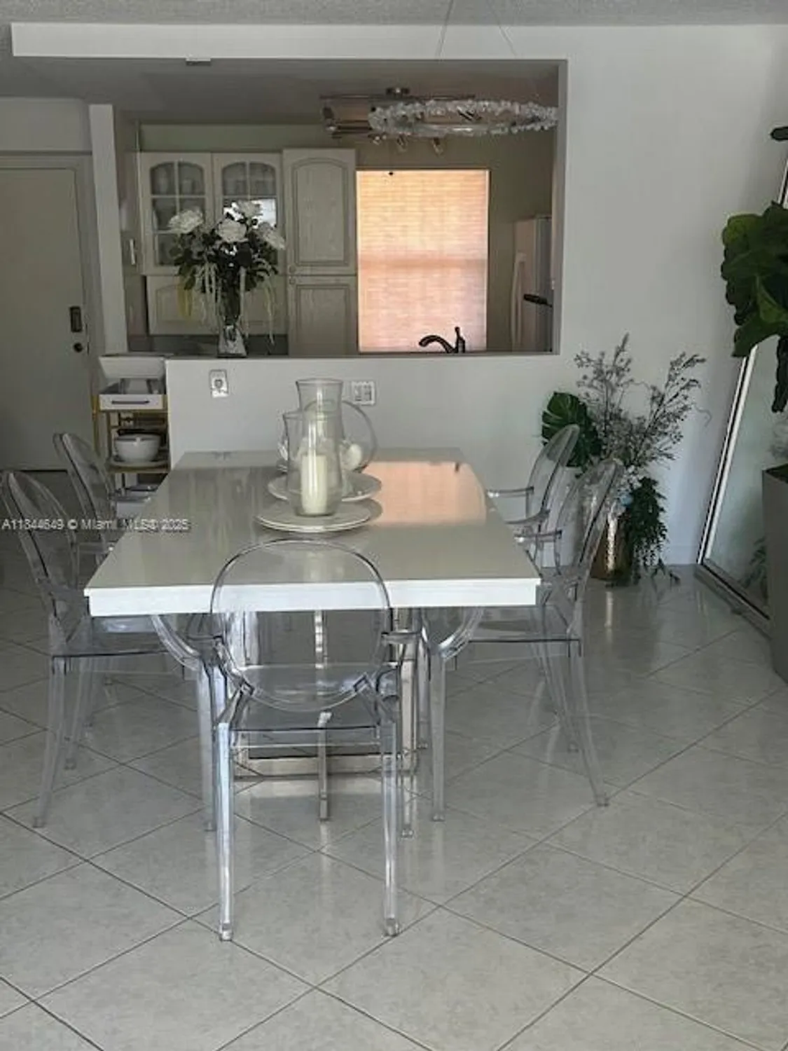 Property Slideshow image 10 of 20 | 1025 se 4th ave 106, Dania Beach, FL, 33004