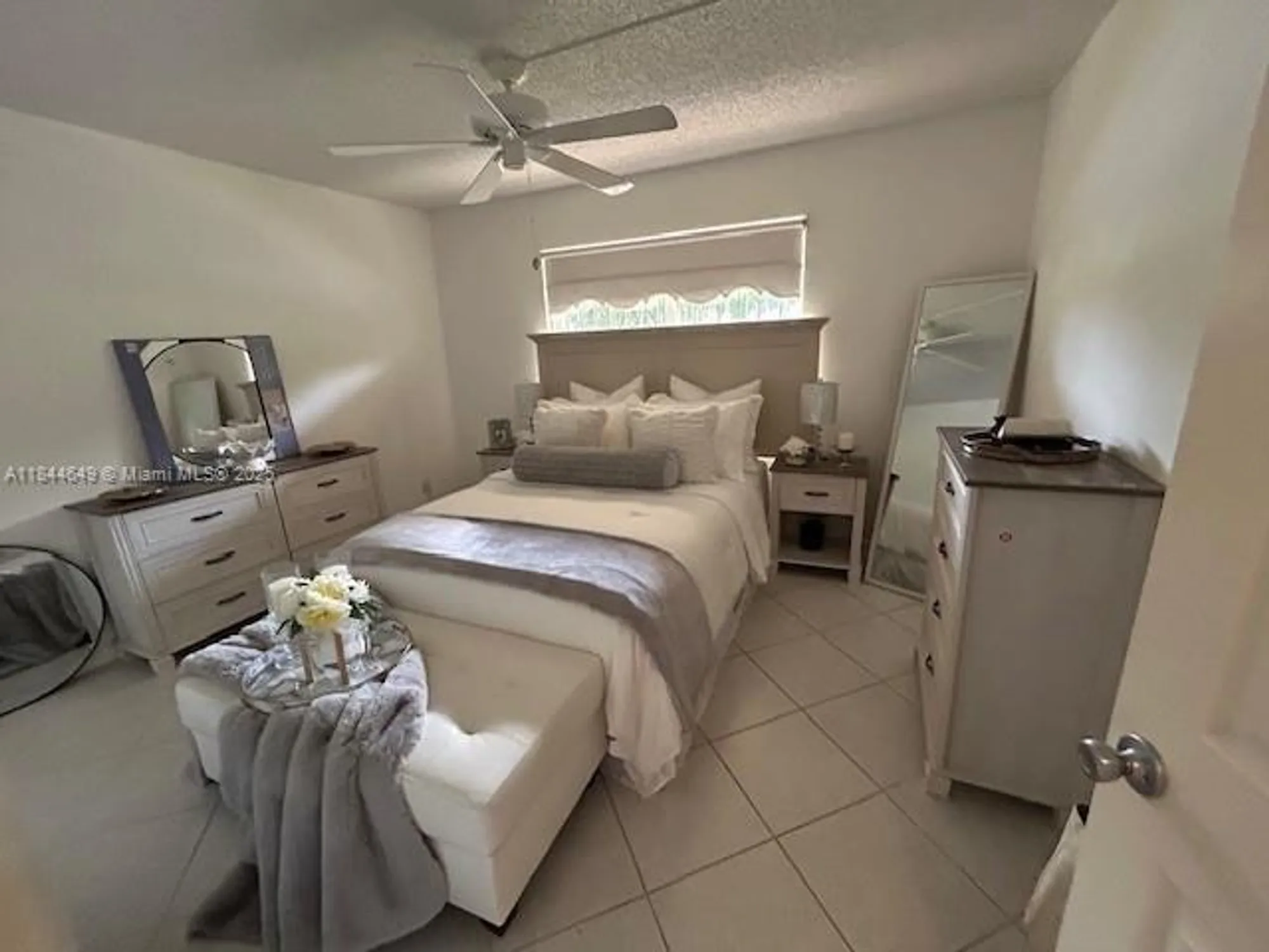 Property Slideshow image 13 of 20 | 1025 se 4th ave 106, Dania Beach, FL, 33004