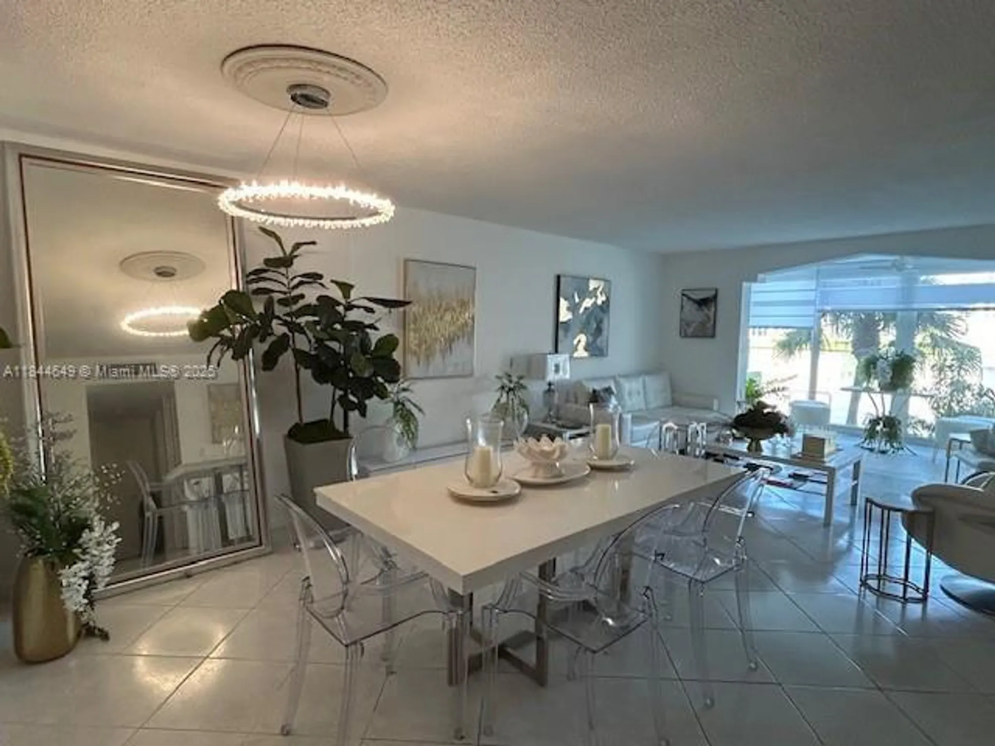 Property Slideshow image 8 of 20 | 1025 se 4th ave 106, Dania Beach, FL, 33004