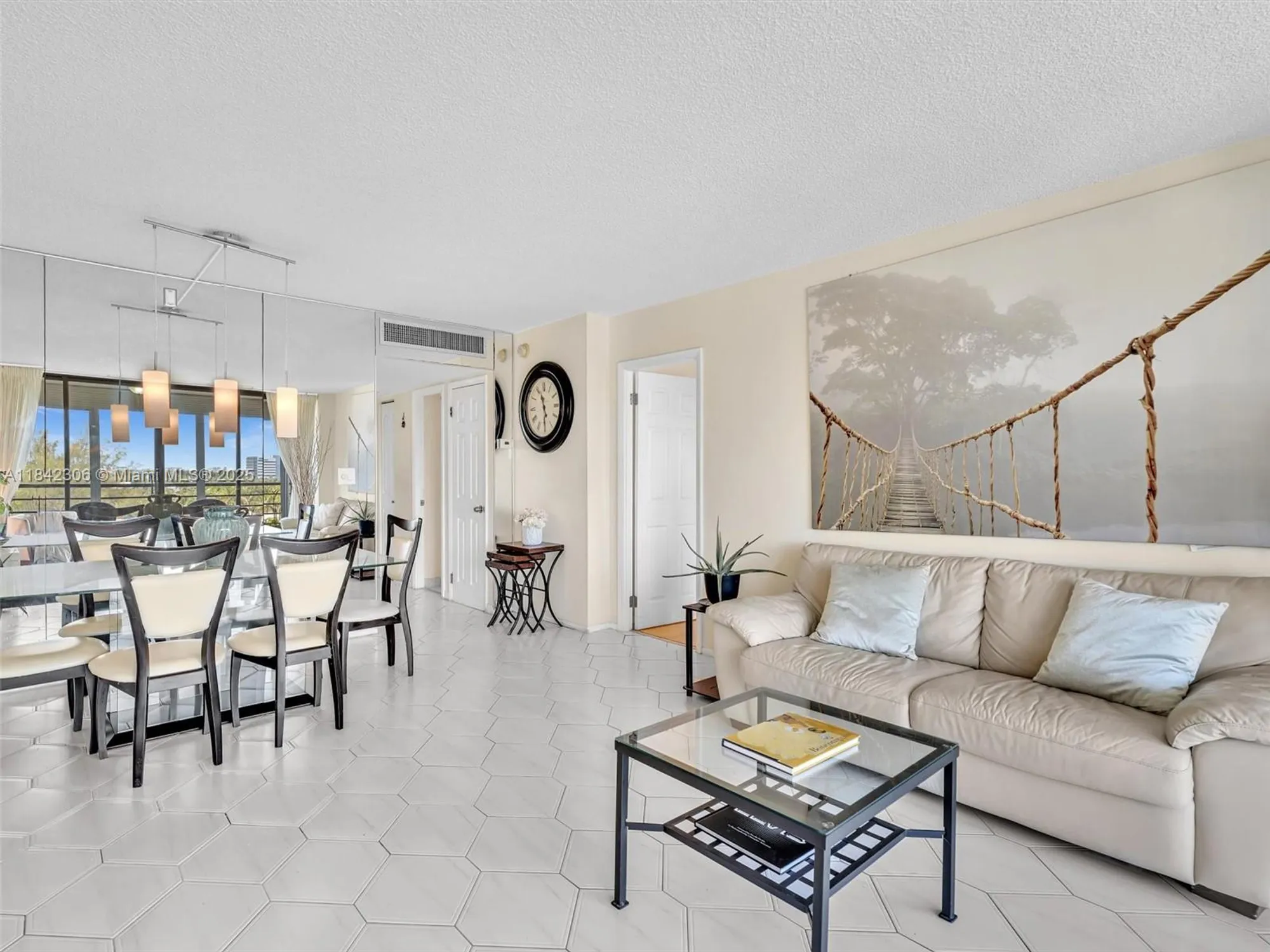 Property Slideshow image 15 of 40 | 20400 w country club dr apt 817, Aventura, FL, 33180