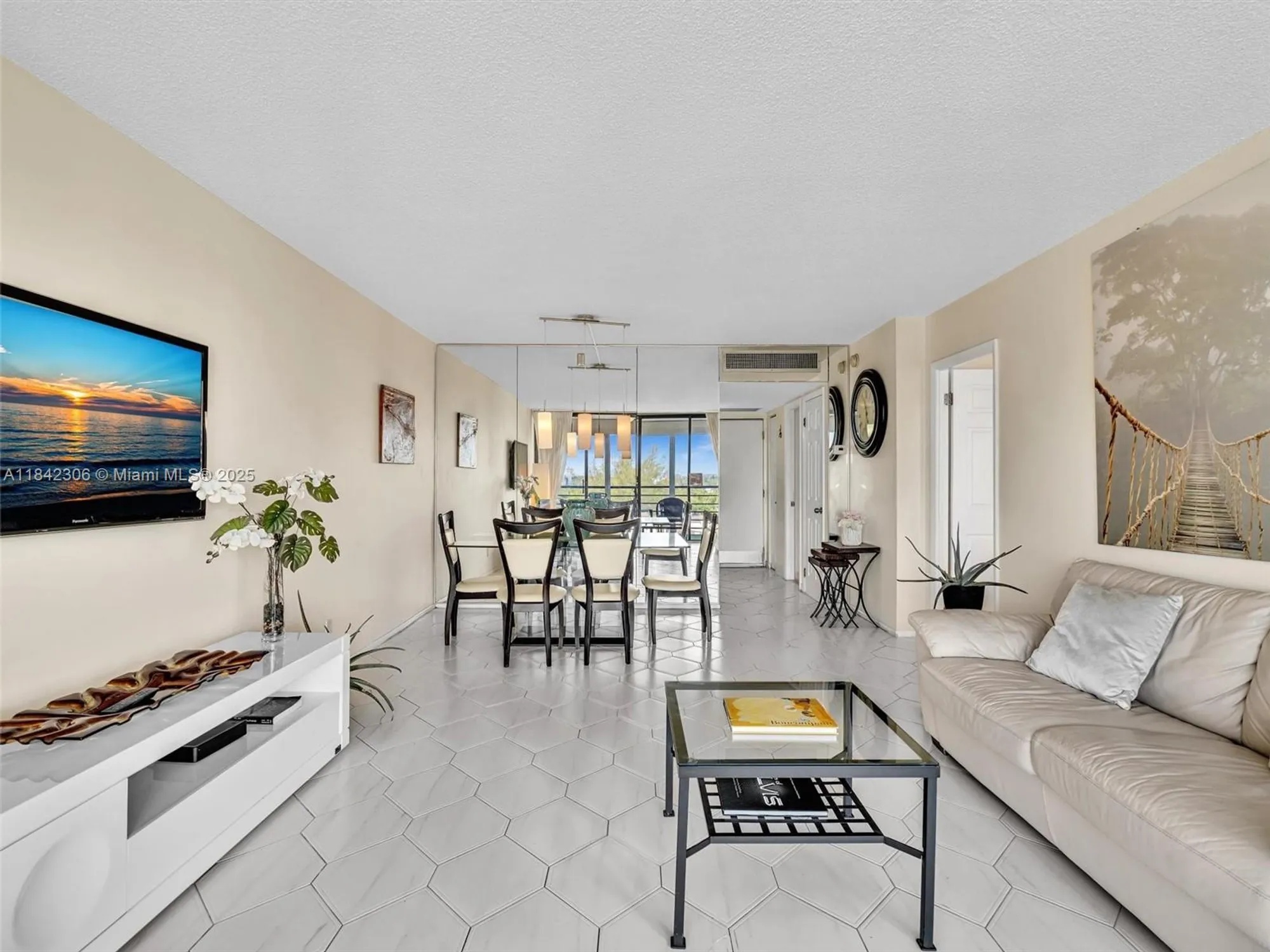 Property Slideshow image 17 of 40 | 20400 w country club dr apt 817, Aventura, FL, 33180