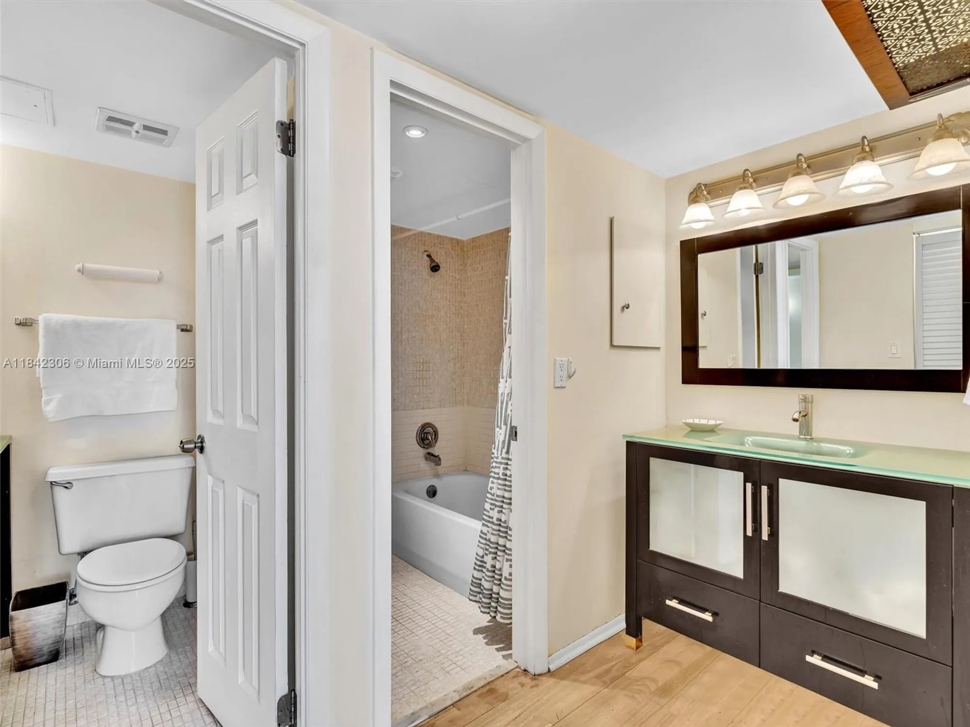 Property Slideshow image 25 of 40 | 20400 w country club dr apt 817, Aventura, FL, 33180