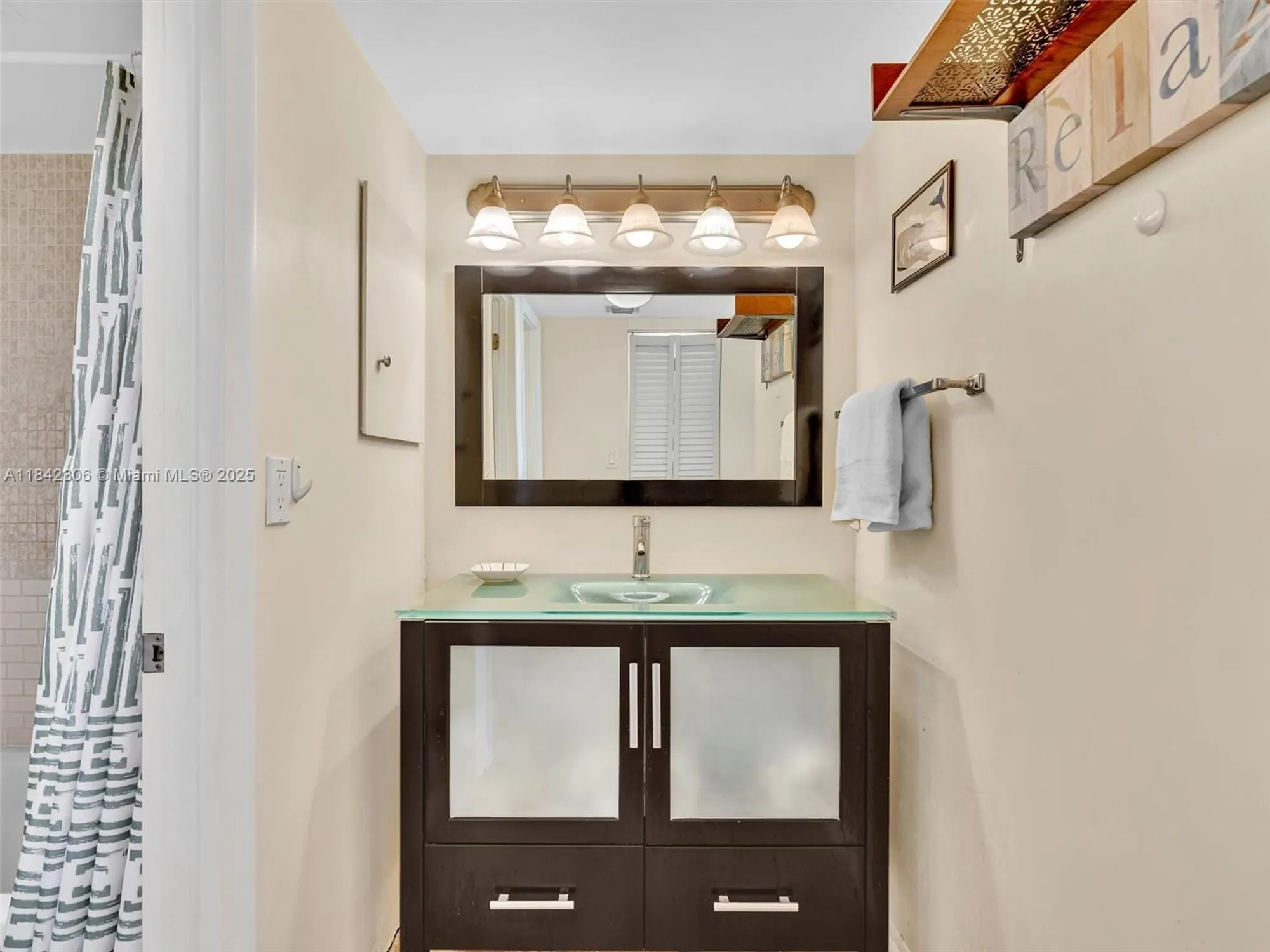 Property Slideshow image 26 of 40 | 20400 w country club dr apt 817, Aventura, FL, 33180