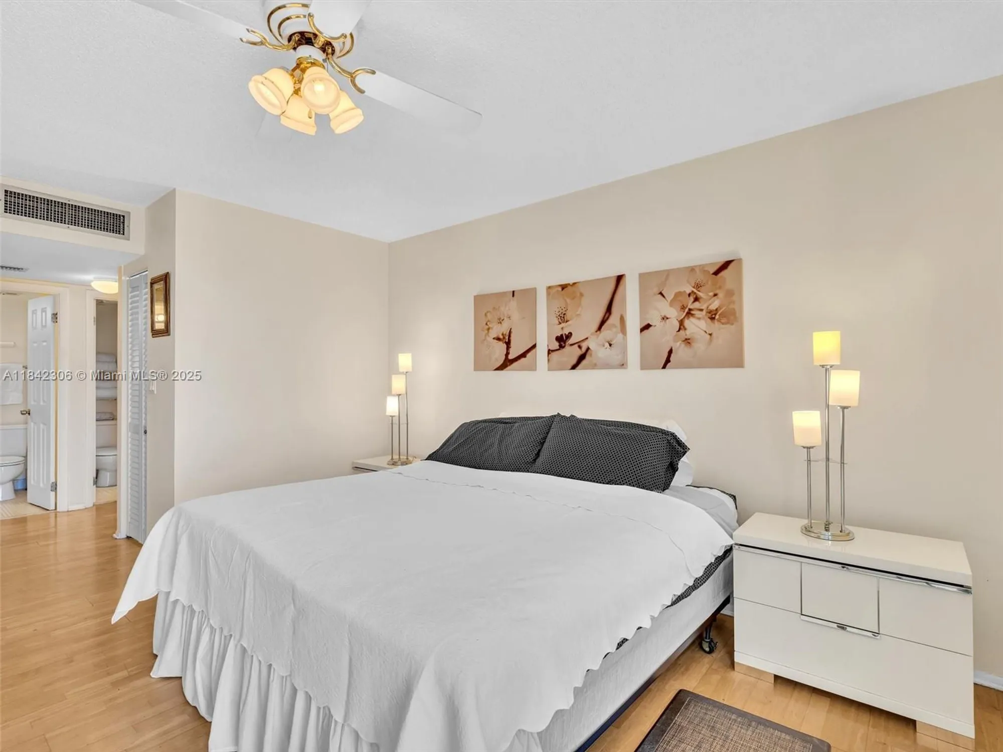 Property Slideshow image 21 of 40 | 20400 w country club dr apt 817, Aventura, FL, 33180
