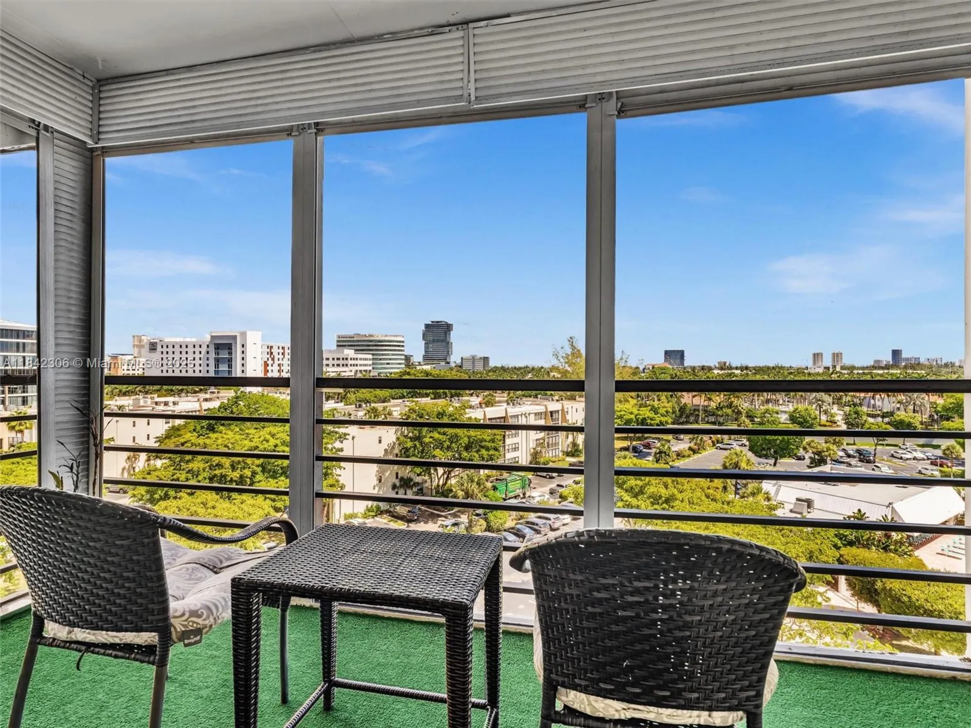 Property Slideshow image 30 of 40 | 20400 w country club dr apt 817, Aventura, FL, 33180