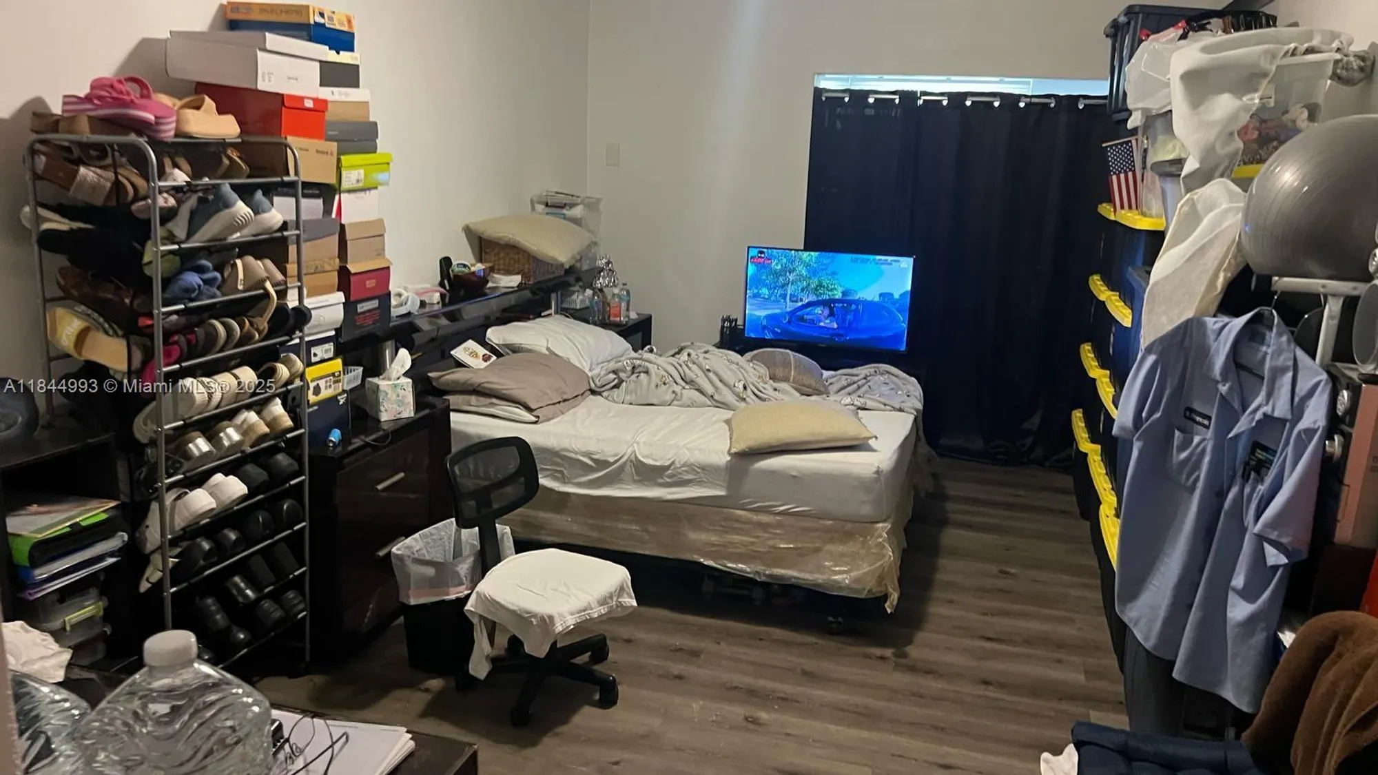 Property Slideshow image 10 of 17 | 19080 ne 3rd ct 307, Miami, FL, 33179