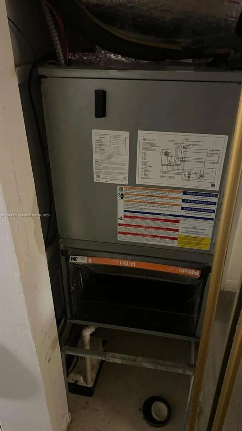 Property Slideshow image 12 of 17 | 19080 ne 3rd ct 307, Miami, FL, 33179