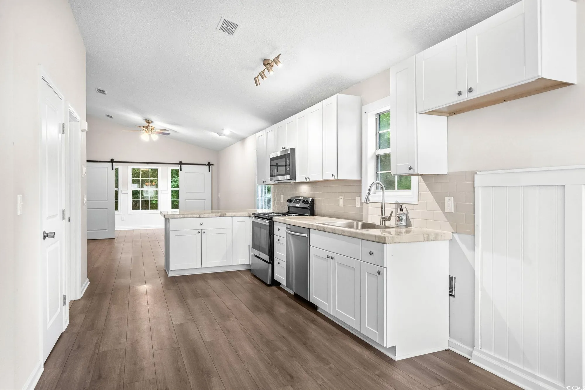 Property Slideshow image 15 of 39 | 1503 saint george ln, Myrtle Beach, SC, 29588