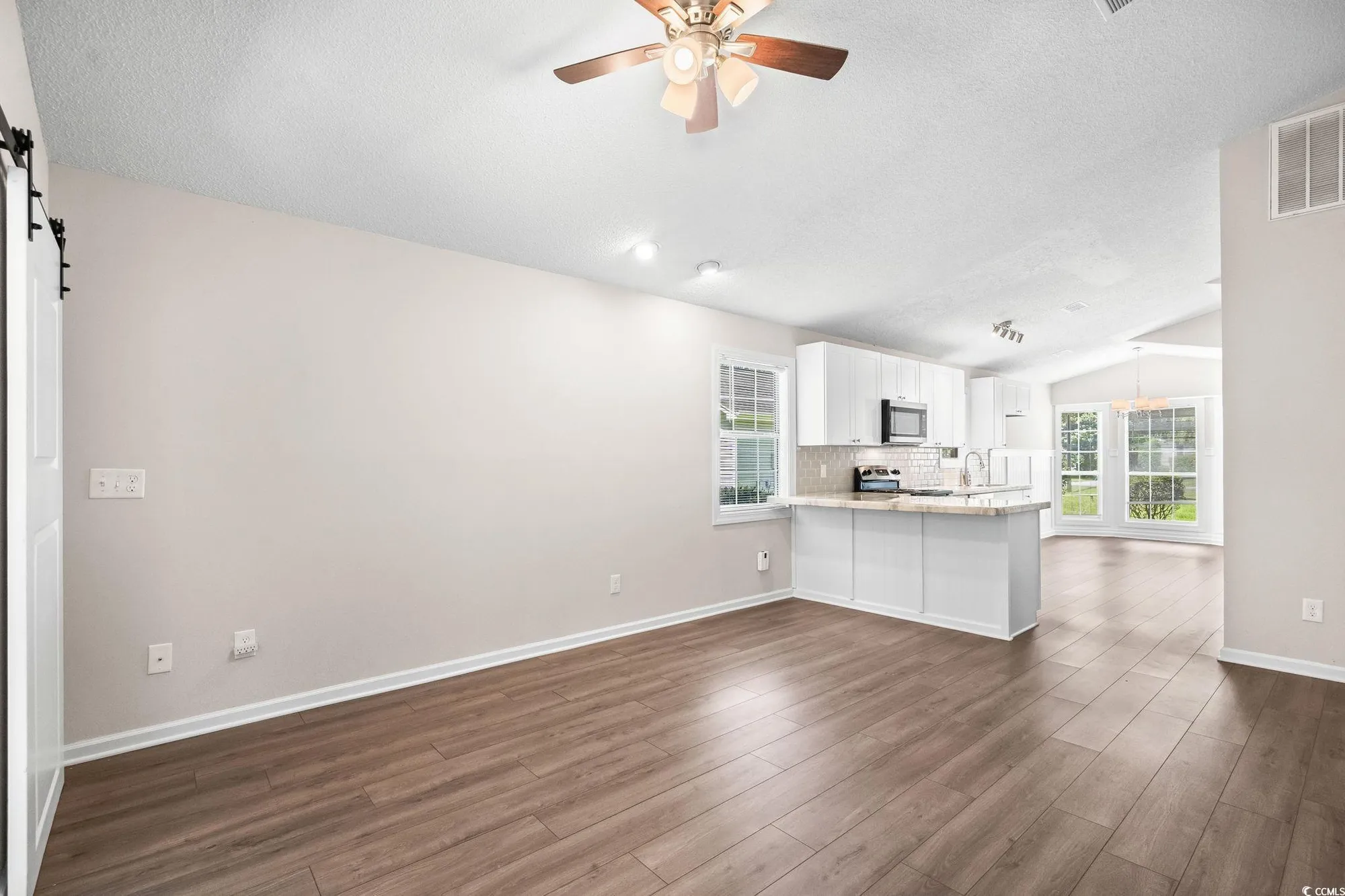 Property Slideshow image 10 of 39 | 1503 saint george ln, Myrtle Beach, SC, 29588