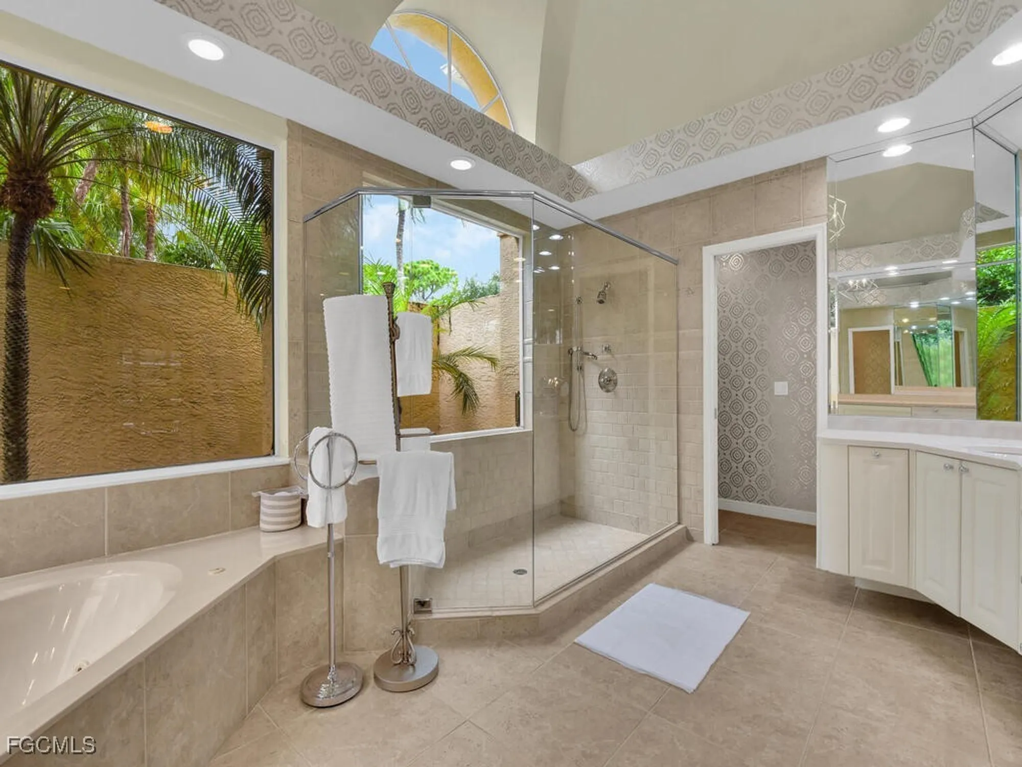 Property Slideshow image 21 of 42 | 3480 fiddlehead ct, Bonita Springs, FL, 34134