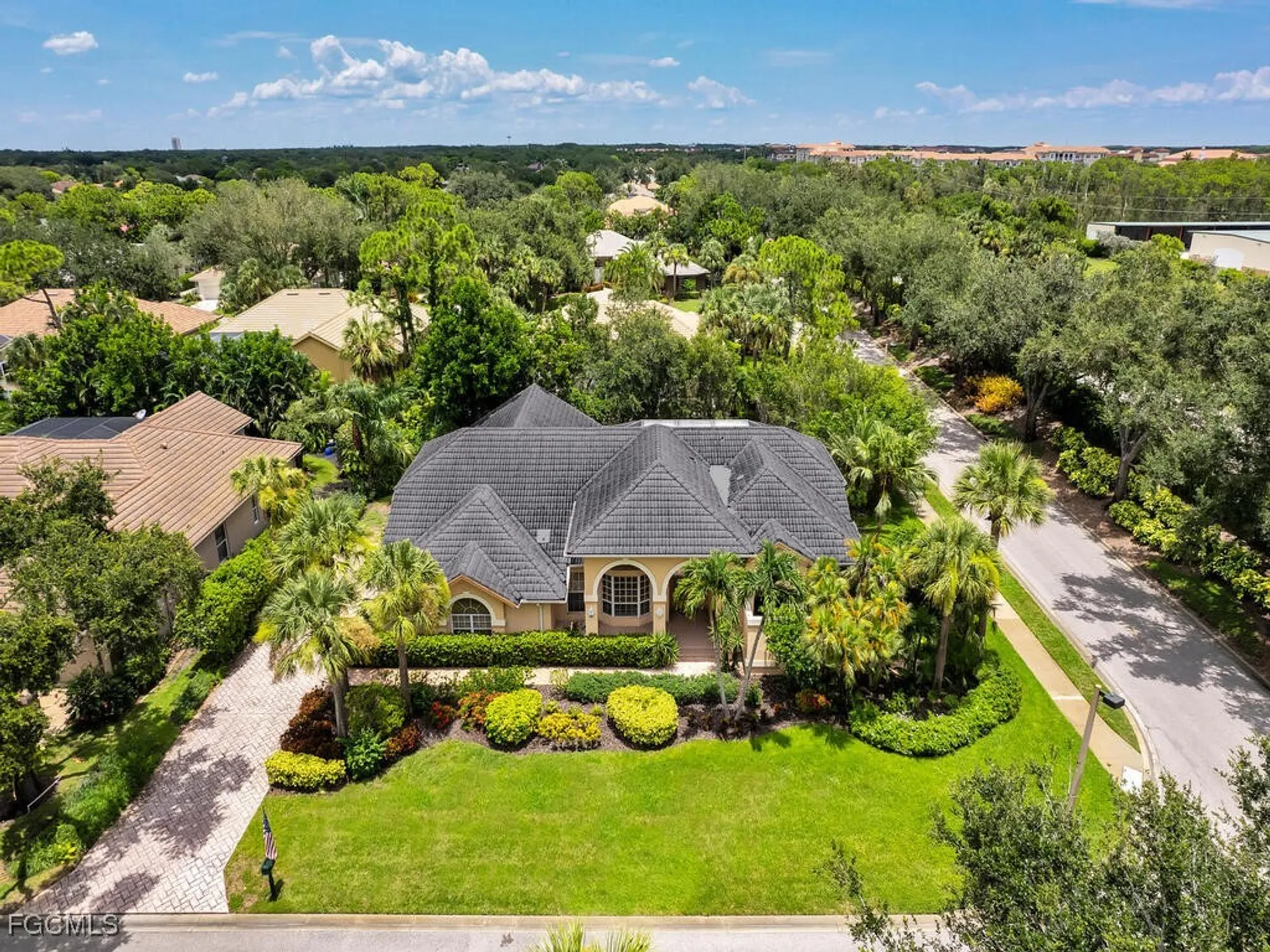 Property Slideshow image 3 of 42 | 3480 fiddlehead ct, Bonita Springs, FL, 34134