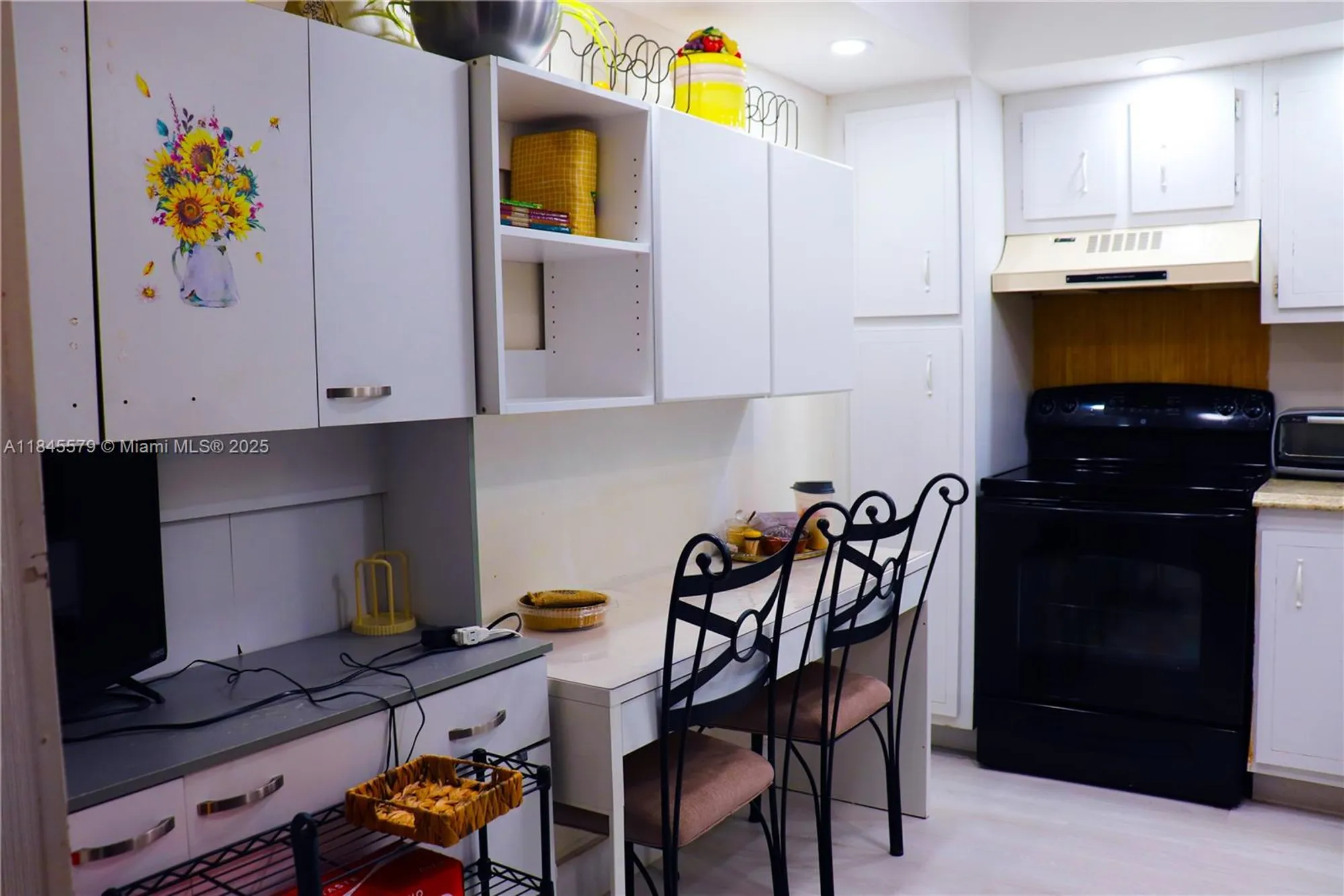 Property Slideshow image 24 of 73 | 900 saint charles pl apt 316, Pembroke Pines, FL, 33026