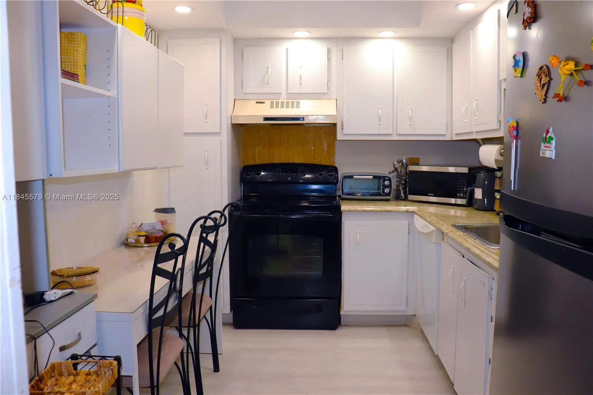 Property Slideshow image 25 of 73 | 900 saint charles pl apt 316, Pembroke Pines, FL, 33026
