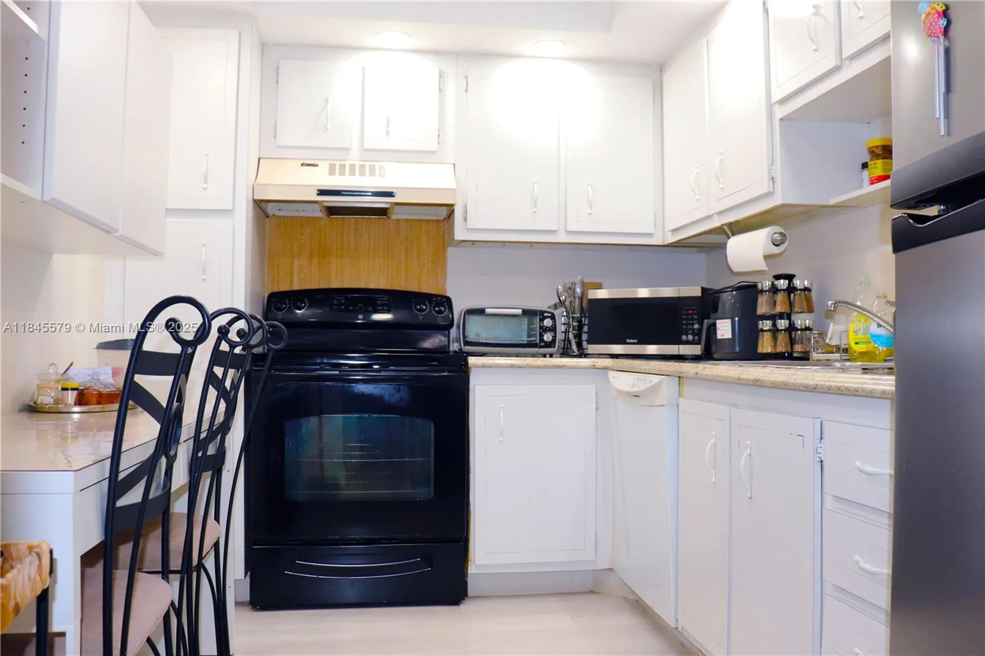 Property Slideshow image 21 of 73 | 900 saint charles pl apt 316, Pembroke Pines, FL, 33026