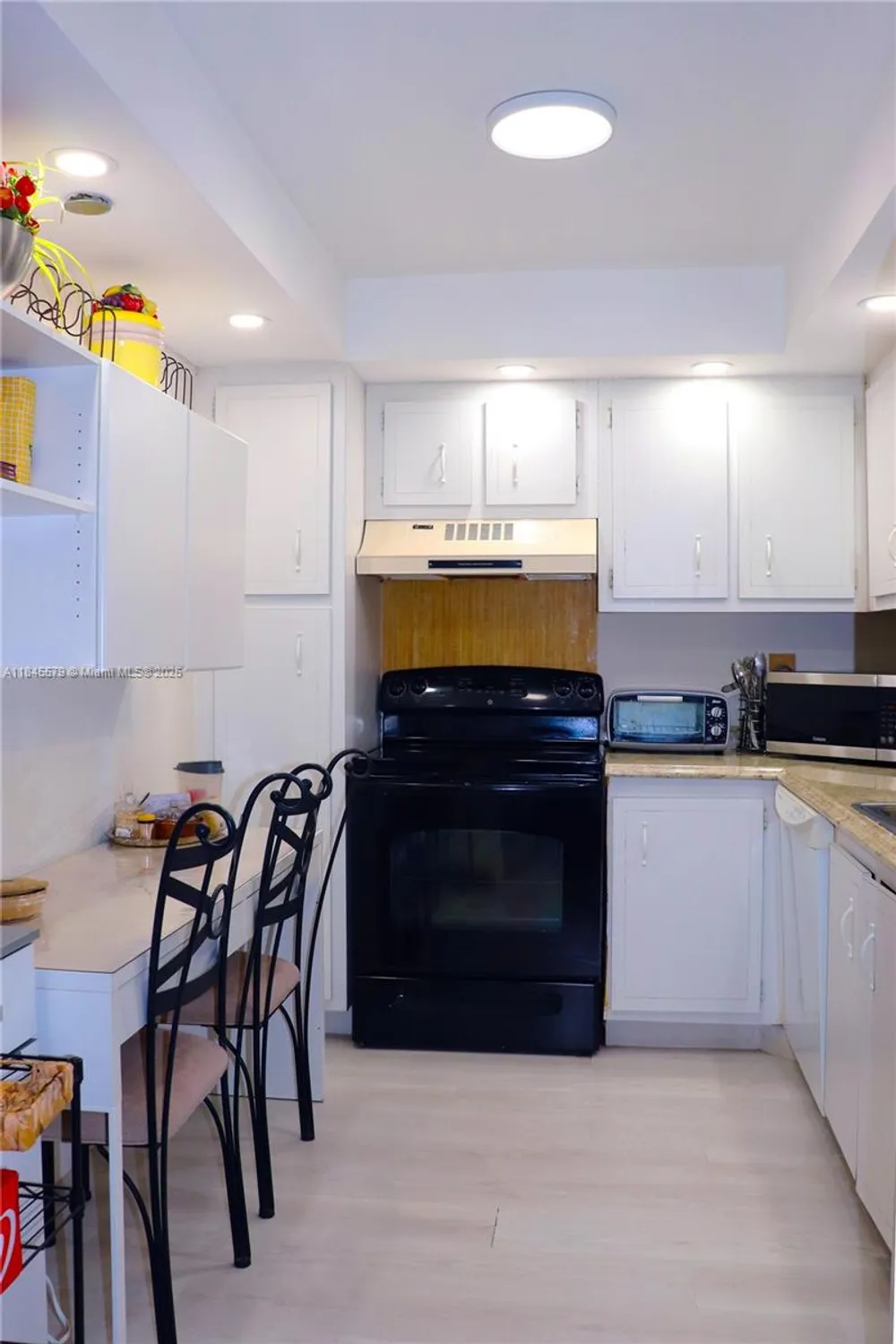 Property Slideshow image 22 of 73 | 900 saint charles pl apt 316, Pembroke Pines, FL, 33026