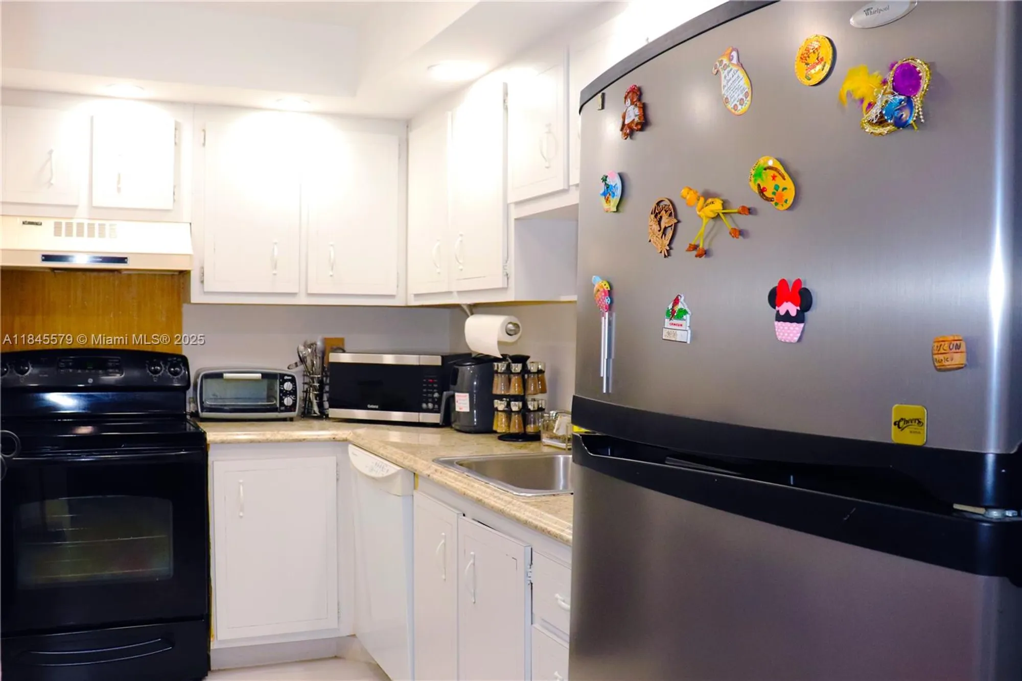 Property Slideshow image 23 of 73 | 900 saint charles pl apt 316, Pembroke Pines, FL, 33026