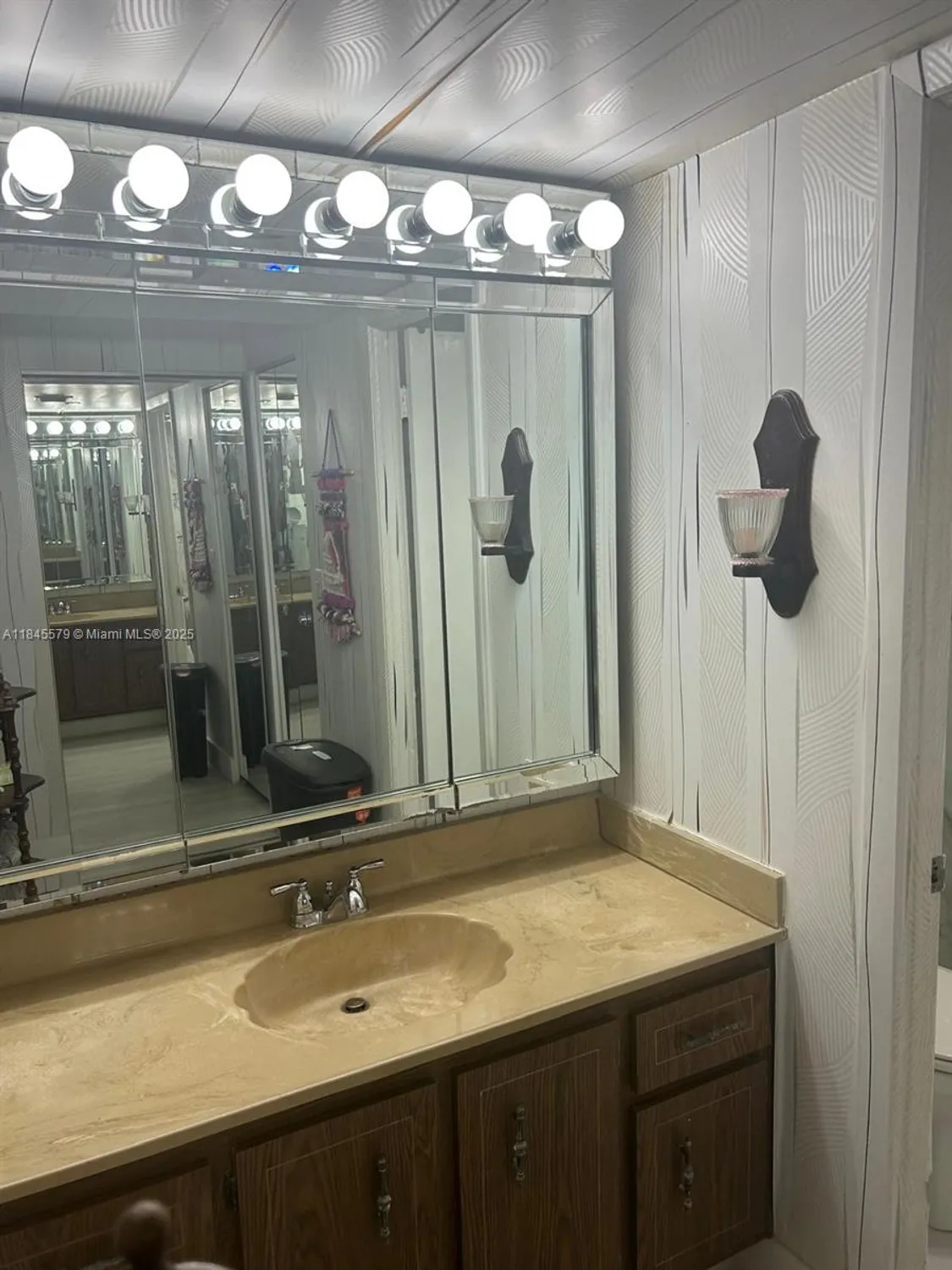 Property Slideshow image 57 of 73 | 900 saint charles pl apt 316, Pembroke Pines, FL, 33026