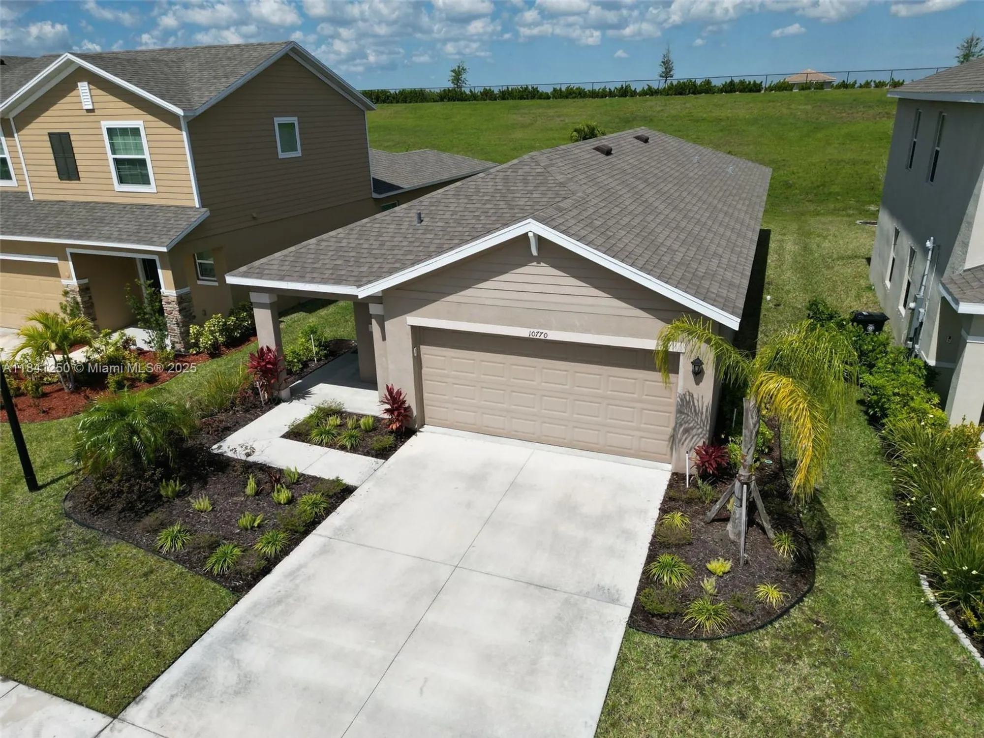 Property Slideshow image 10 of 56 | 10770 sw vasari way, Port St Lucie, FL, 34987