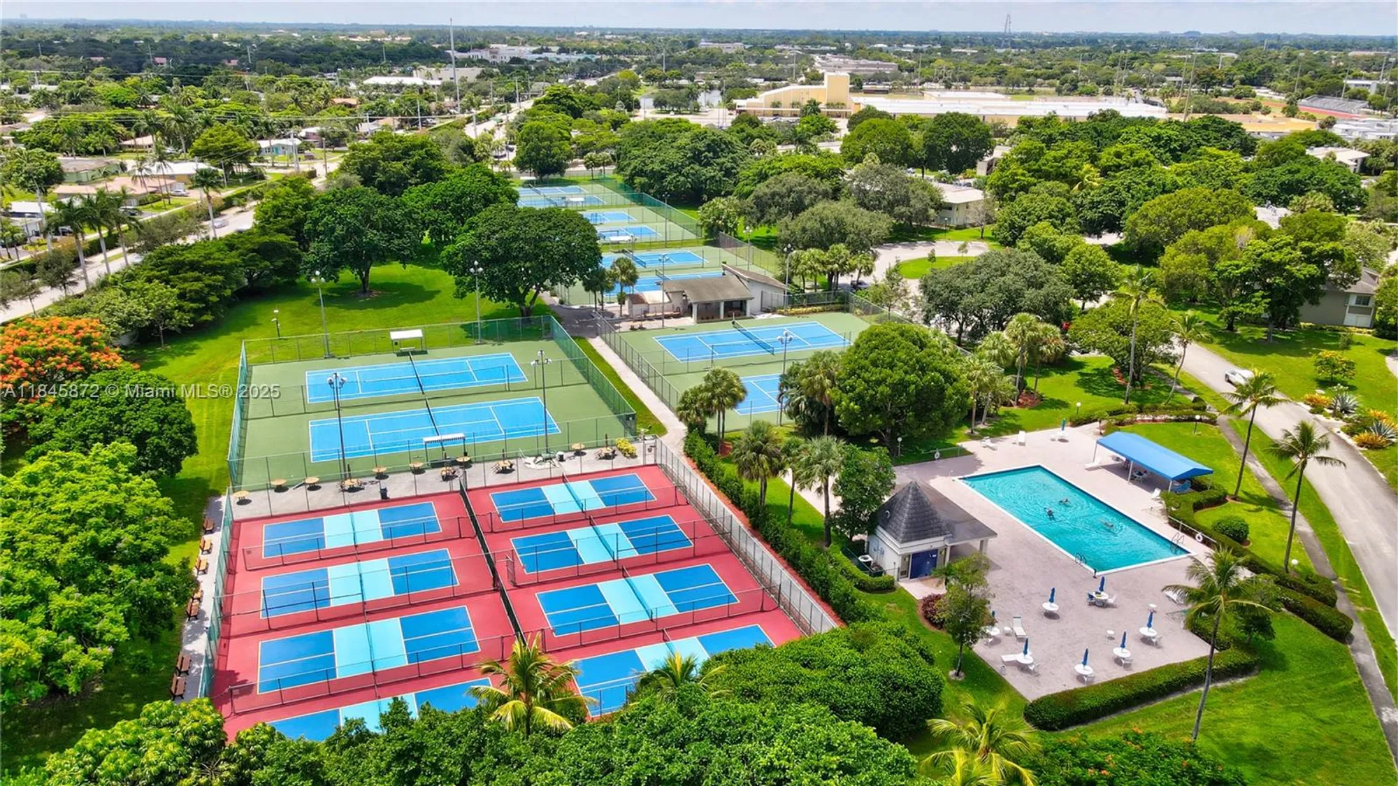 Property Slideshow image 26 of 31 | 2101 lucaya bnd e3, Coconut Creek, FL, 33066