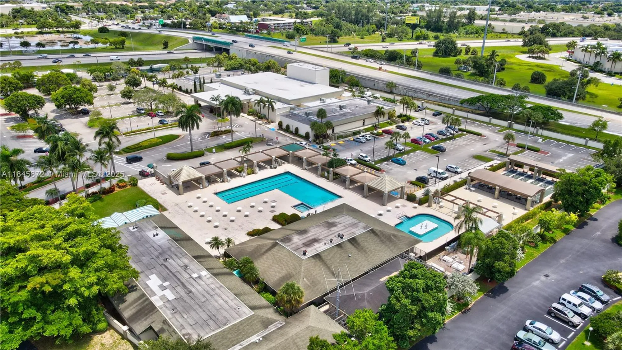Property Slideshow image 27 of 31 | 2101 lucaya bnd e3, Coconut Creek, FL, 33066