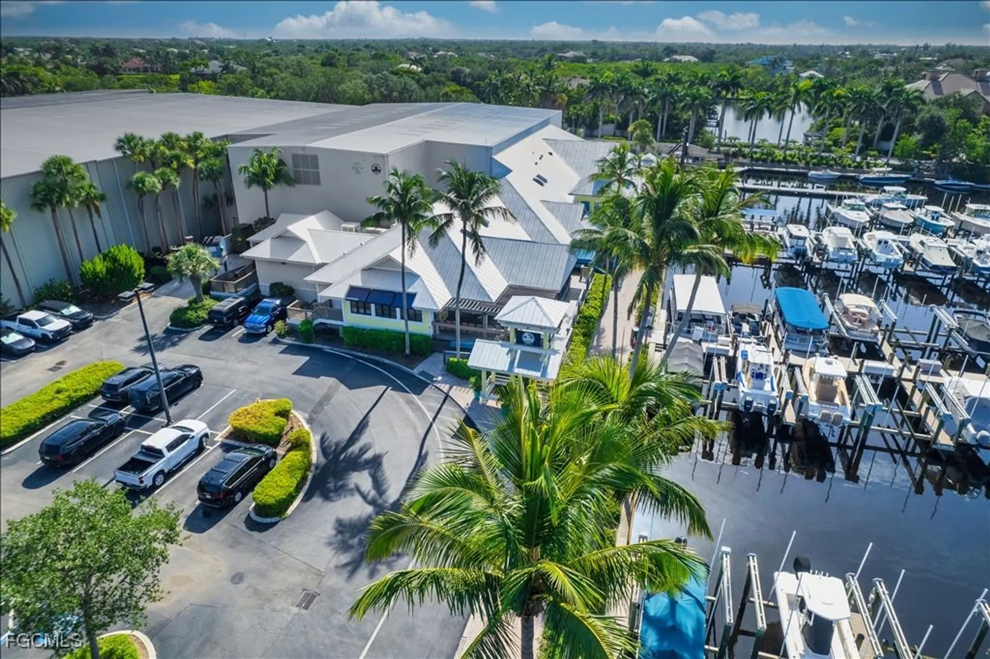 Property Slideshow image 39 of 49 | 27024 oakwood lake dr, Bonita Springs, FL, 34134