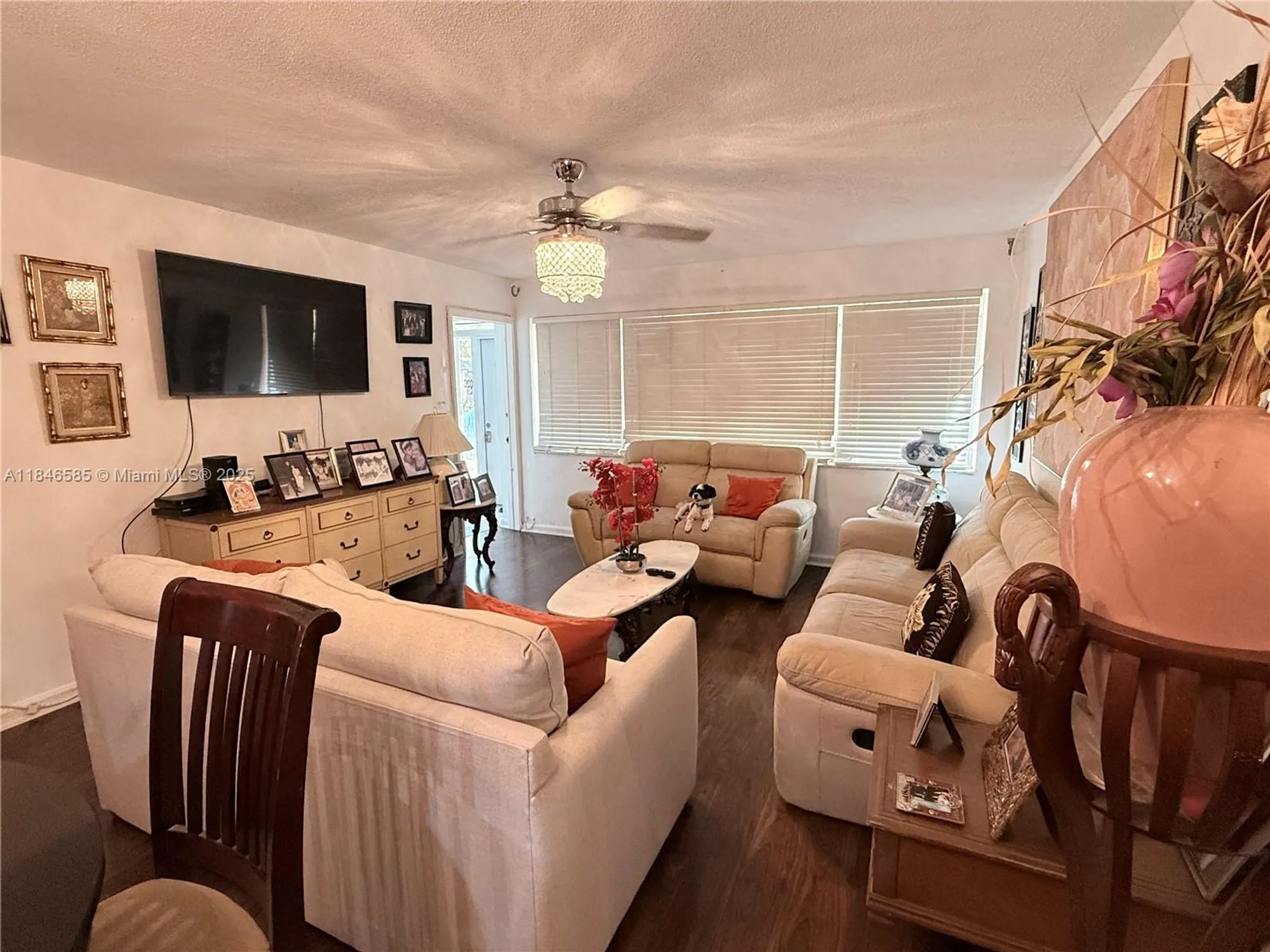 Property Slideshow image 5 of 12 | 215 se 3rd ave 102c, Hallandale Beach, FL, 33009