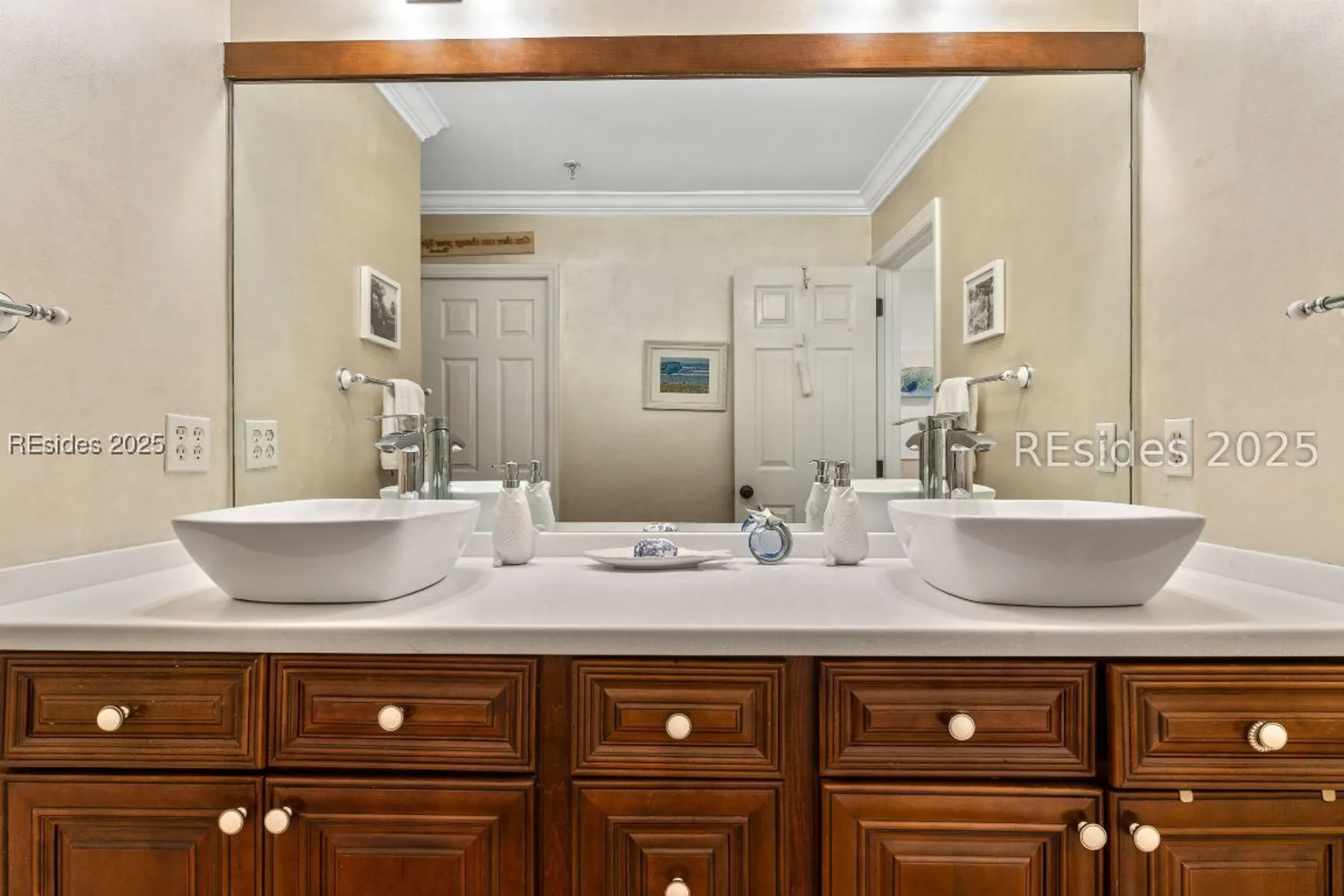 Property Slideshow image 37 of 66 | 73 skull creek dr 316, Hilton Head Island, SC, 29926
