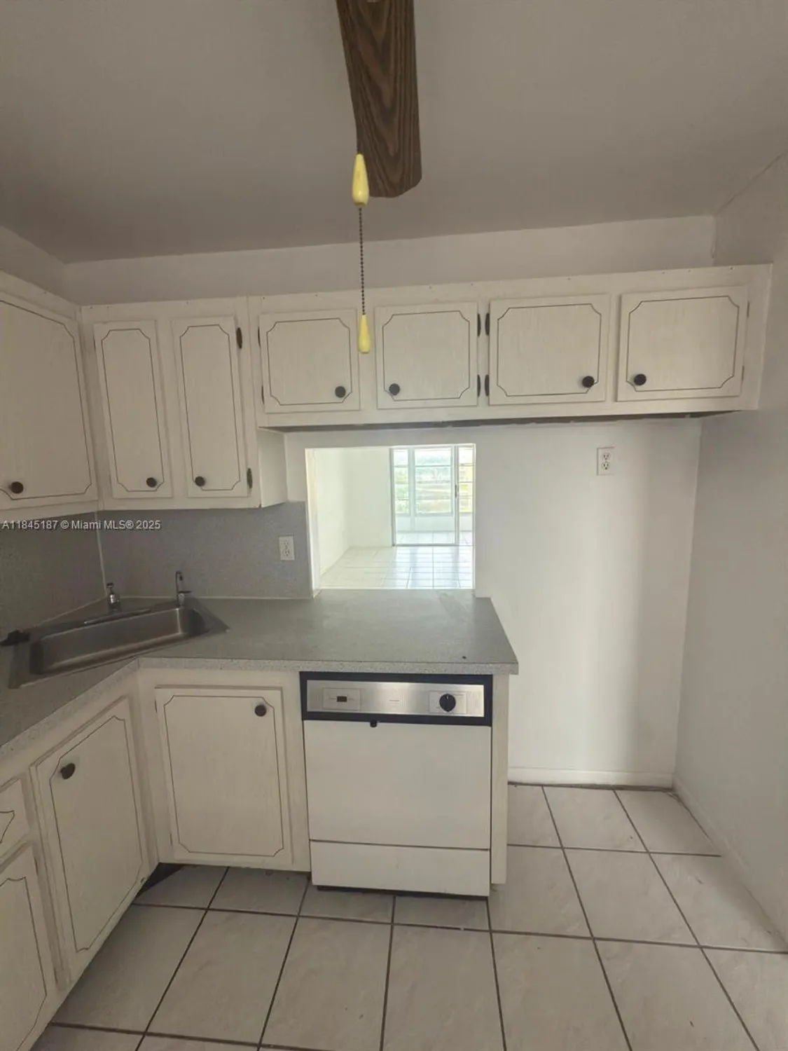 Property Slideshow image 16 of 29 | 5800 nw 64th ave 306, Tamarac, FL, 33319