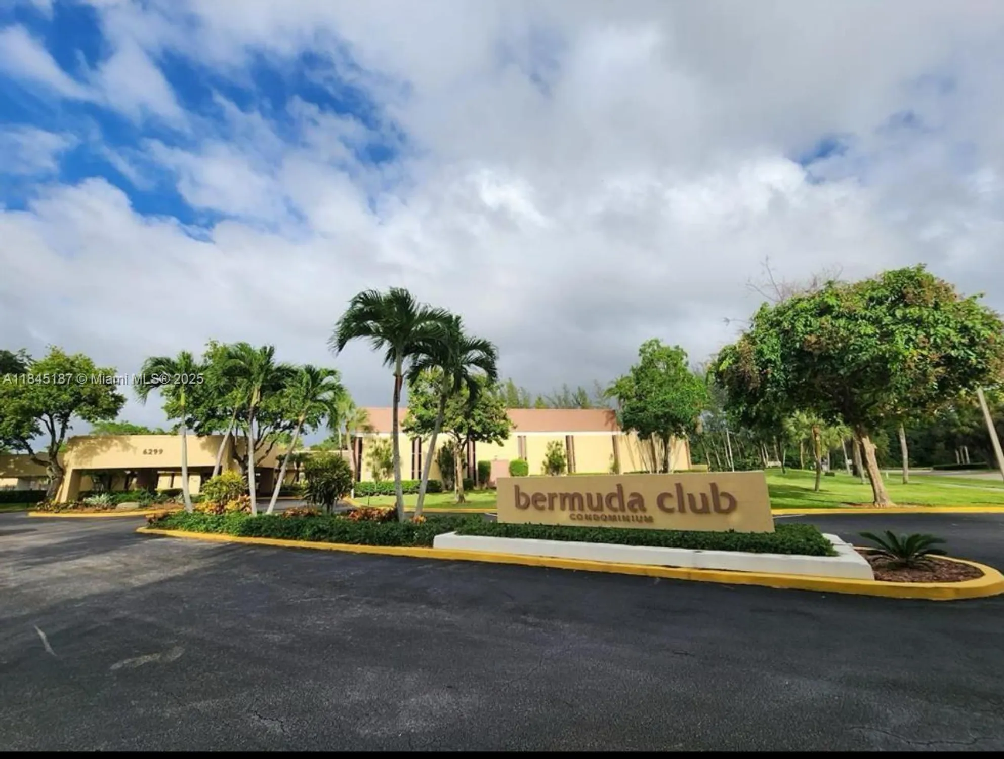 Property Slideshow image 19 of 29 | 5800 nw 64th ave 306, Tamarac, FL, 33319