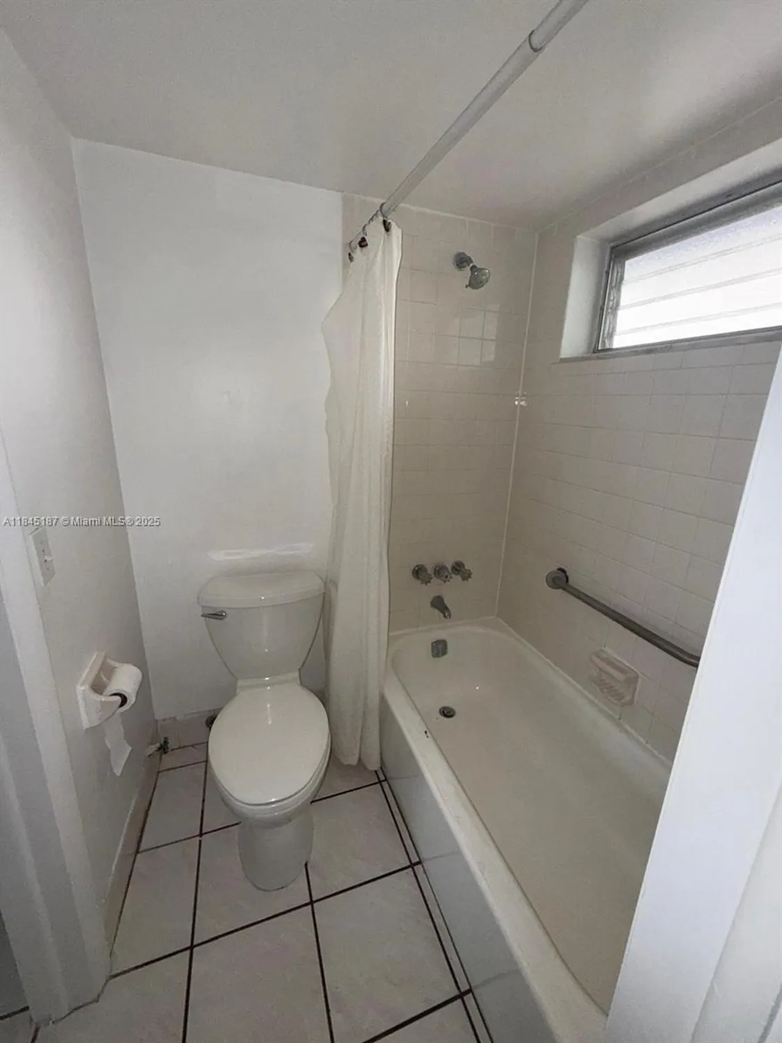 Property Slideshow image 12 of 29 | 5800 nw 64th ave 306, Tamarac, FL, 33319