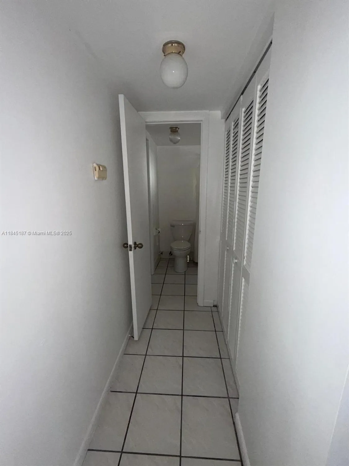 Property Slideshow image 13 of 29 | 5800 nw 64th ave 306, Tamarac, FL, 33319