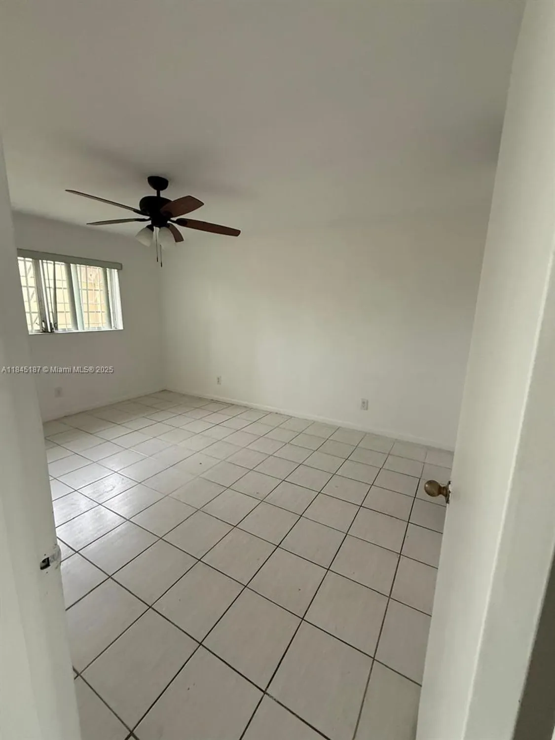 Property Slideshow image 7 of 29 | 5800 nw 64th ave 306, Tamarac, FL, 33319