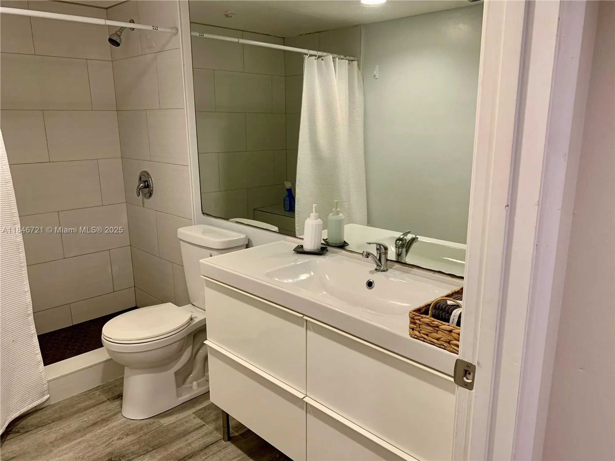 Property Slideshow image 7 of 10 | 701 sw 128th ave apt 103f, Pembroke Pines, FL, 33027