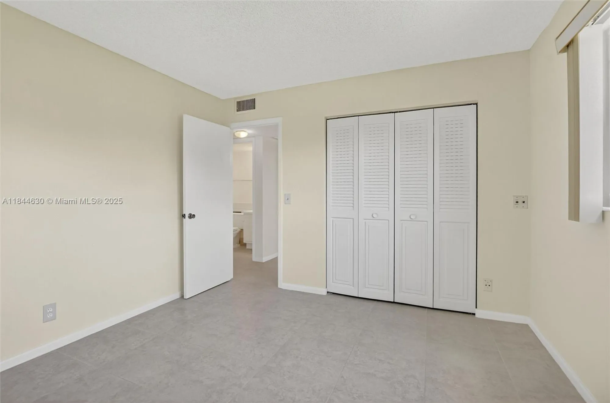 Property Slideshow image 16 of 24 | 413 tilford s # 413, Deerfield Beach, FL, 33442