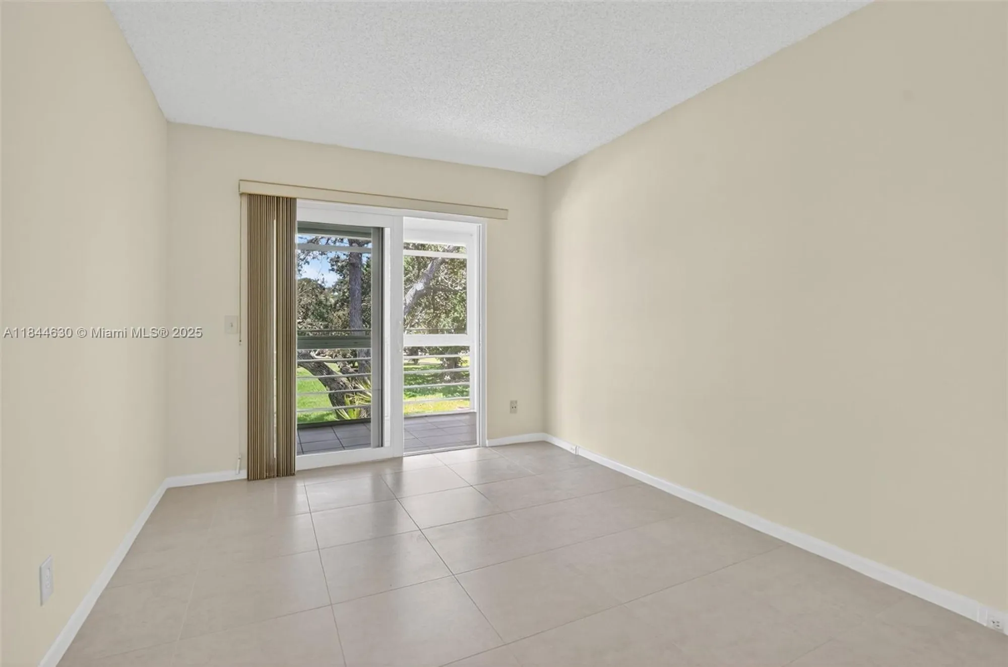 Property Slideshow image 19 of 24 | 413 tilford s # 413, Deerfield Beach, FL, 33442