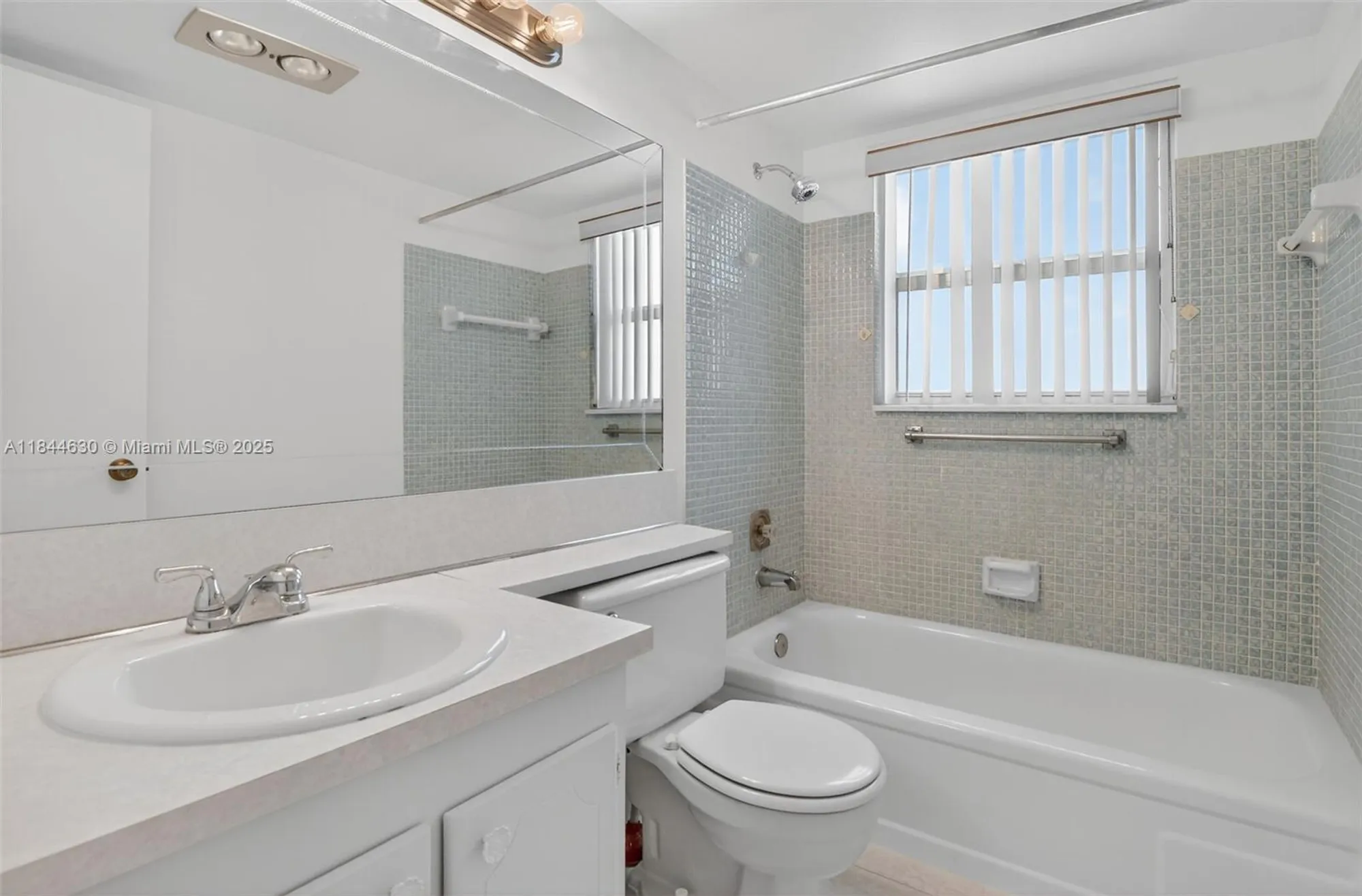 Property Slideshow image 13 of 24 | 413 tilford s # 413, Deerfield Beach, FL, 33442