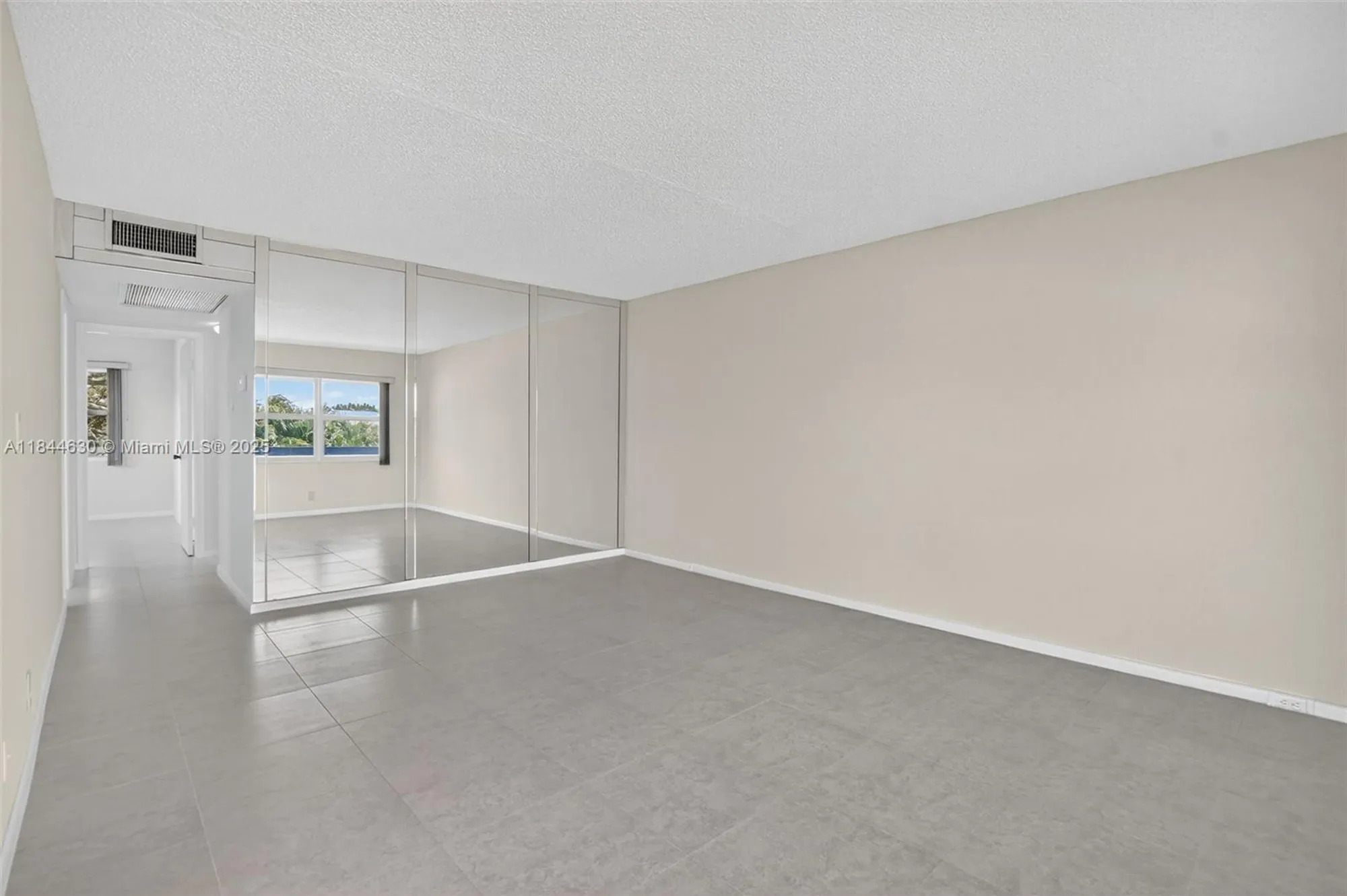 Property Slideshow image 5 of 24 | 413 tilford s # 413, Deerfield Beach, FL, 33442