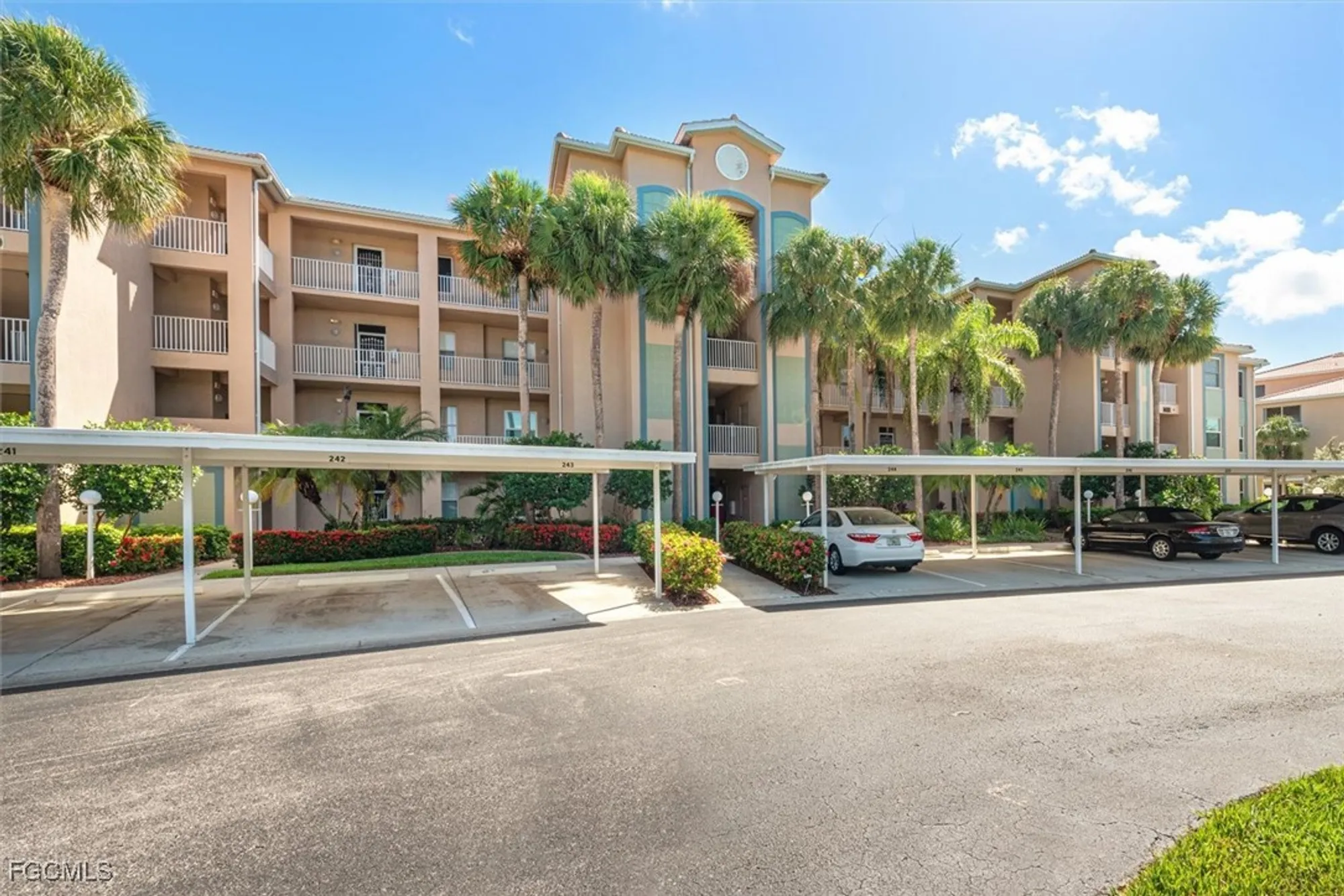 Property Slideshow image 1 of 35 | 14111 brant point cir 2103, Fort Myers, FL, 33919