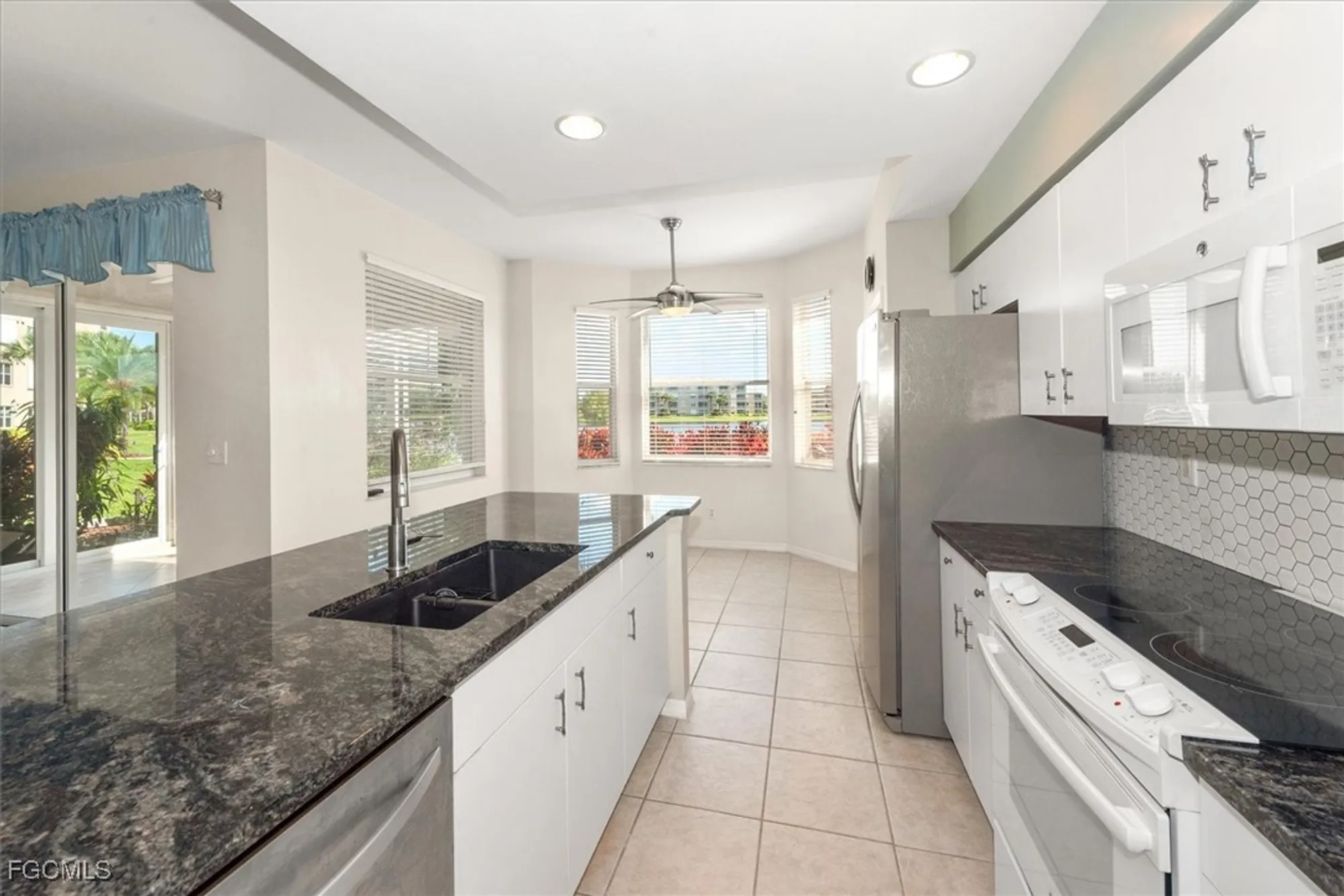 Property Slideshow image 11 of 35 | 14111 brant point cir 2103, Fort Myers, FL, 33919
