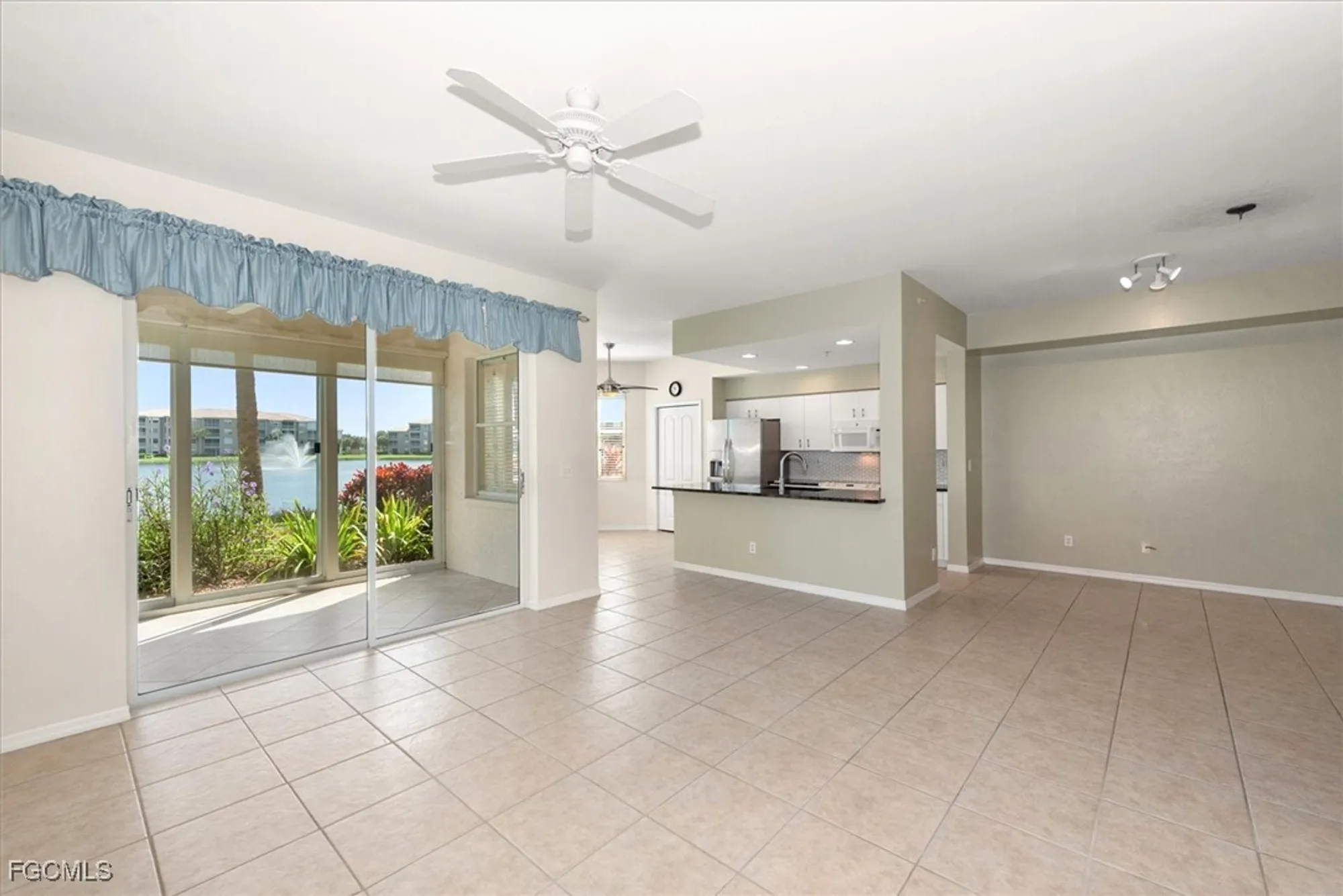 Property Slideshow image 7 of 35 | 14111 brant point cir 2103, Fort Myers, FL, 33919