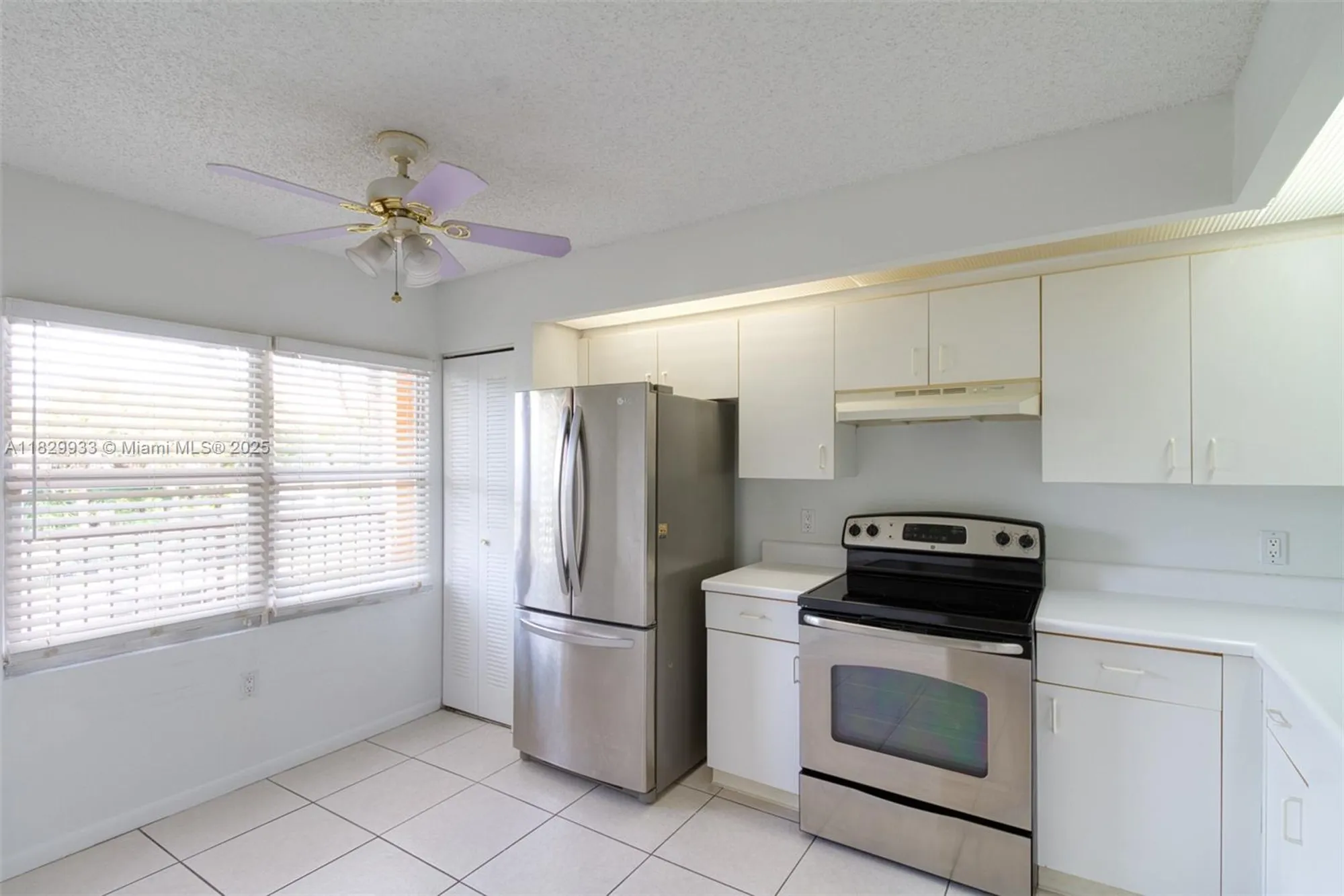 Property Slideshow image 14 of 35 | 571 sw 142nd ave 209o, Pembroke Pines, FL, 33027
