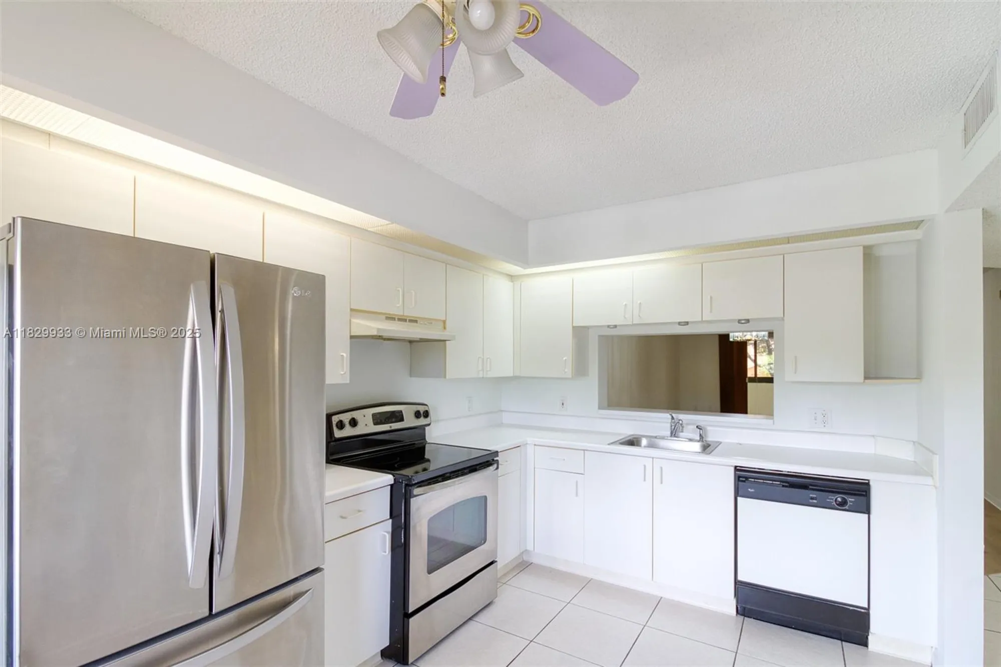 Property Slideshow image 16 of 35 | 571 sw 142nd ave 209o, Pembroke Pines, FL, 33027