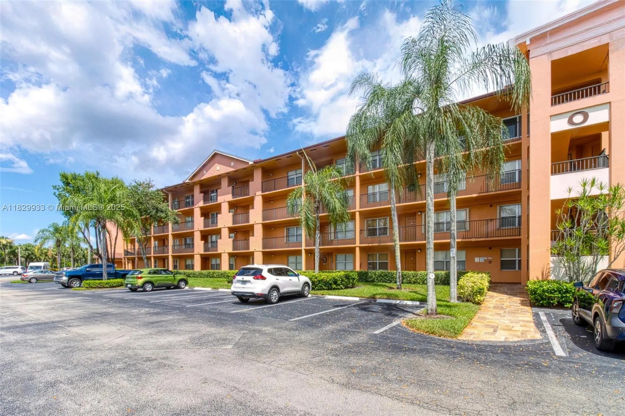 Property Slideshow image 1 of 35 | 571 sw 142nd ave 209o, Pembroke Pines, FL, 33027