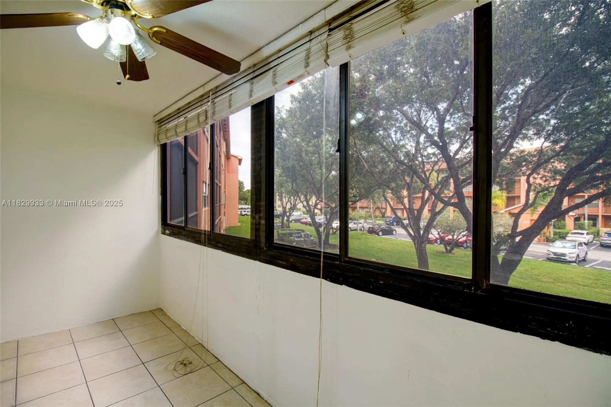 Property Slideshow image 11 of 35 | 571 sw 142nd ave 209o, Pembroke Pines, FL, 33027