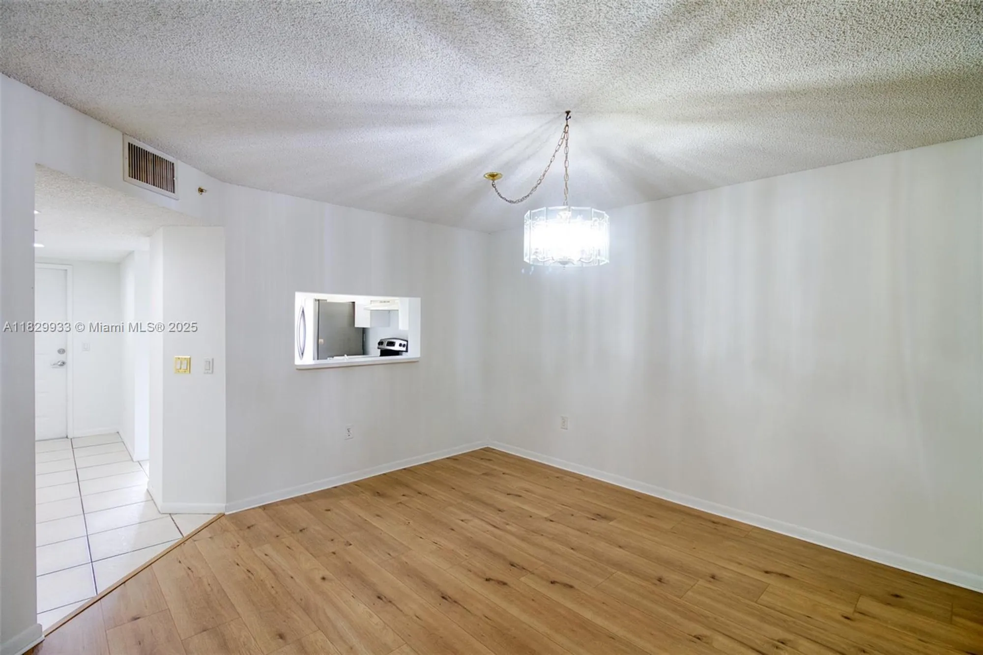 Property Slideshow image 5 of 35 | 571 sw 142nd ave 209o, Pembroke Pines, FL, 33027