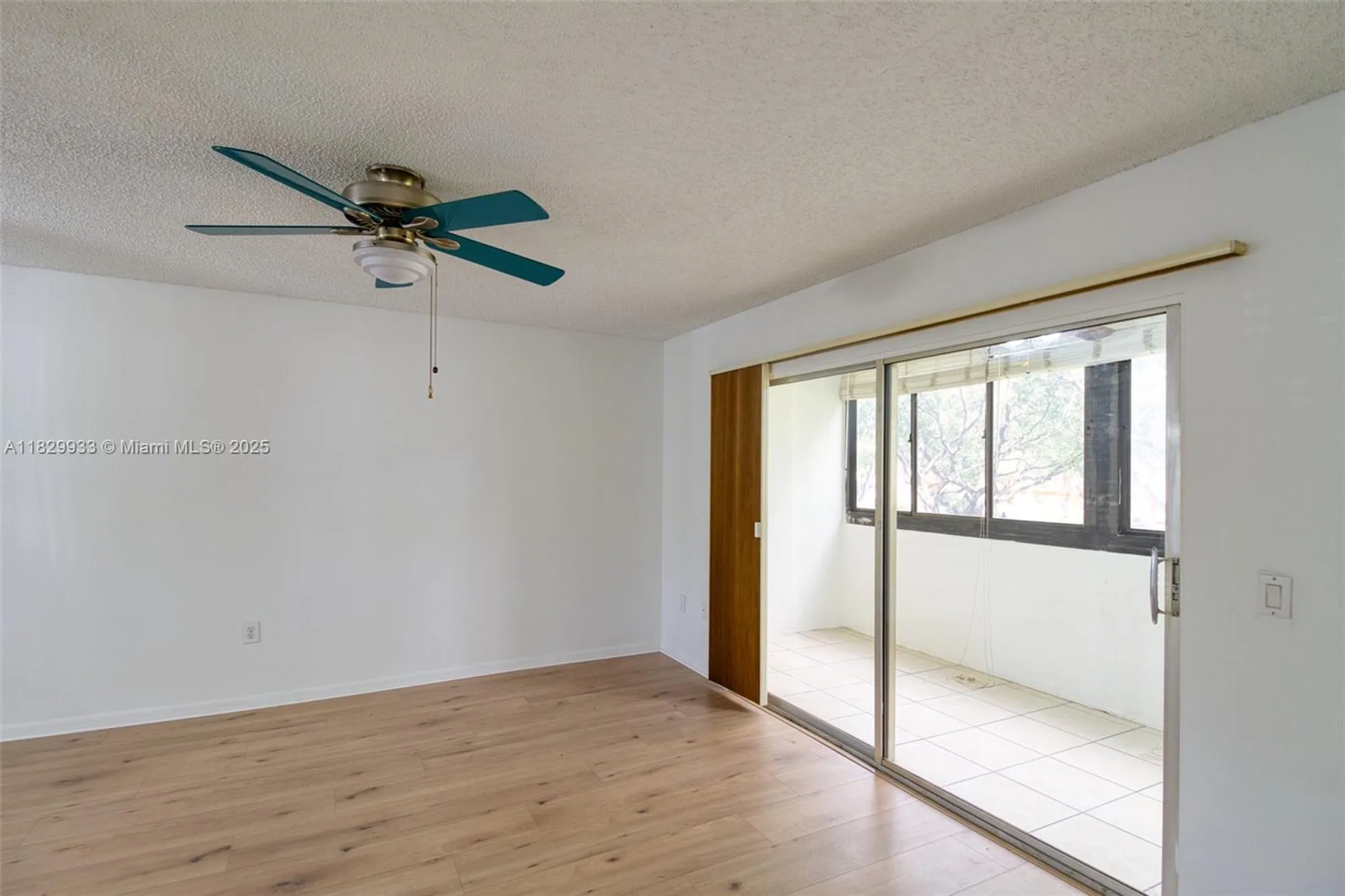 Property Slideshow image 8 of 35 | 571 sw 142nd ave 209o, Pembroke Pines, FL, 33027